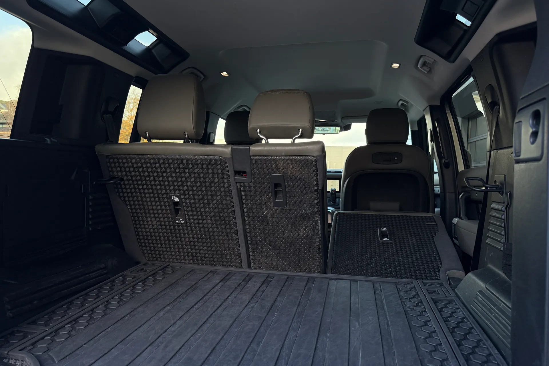 LAND ROVER DEFENDER thumbnail image number 35