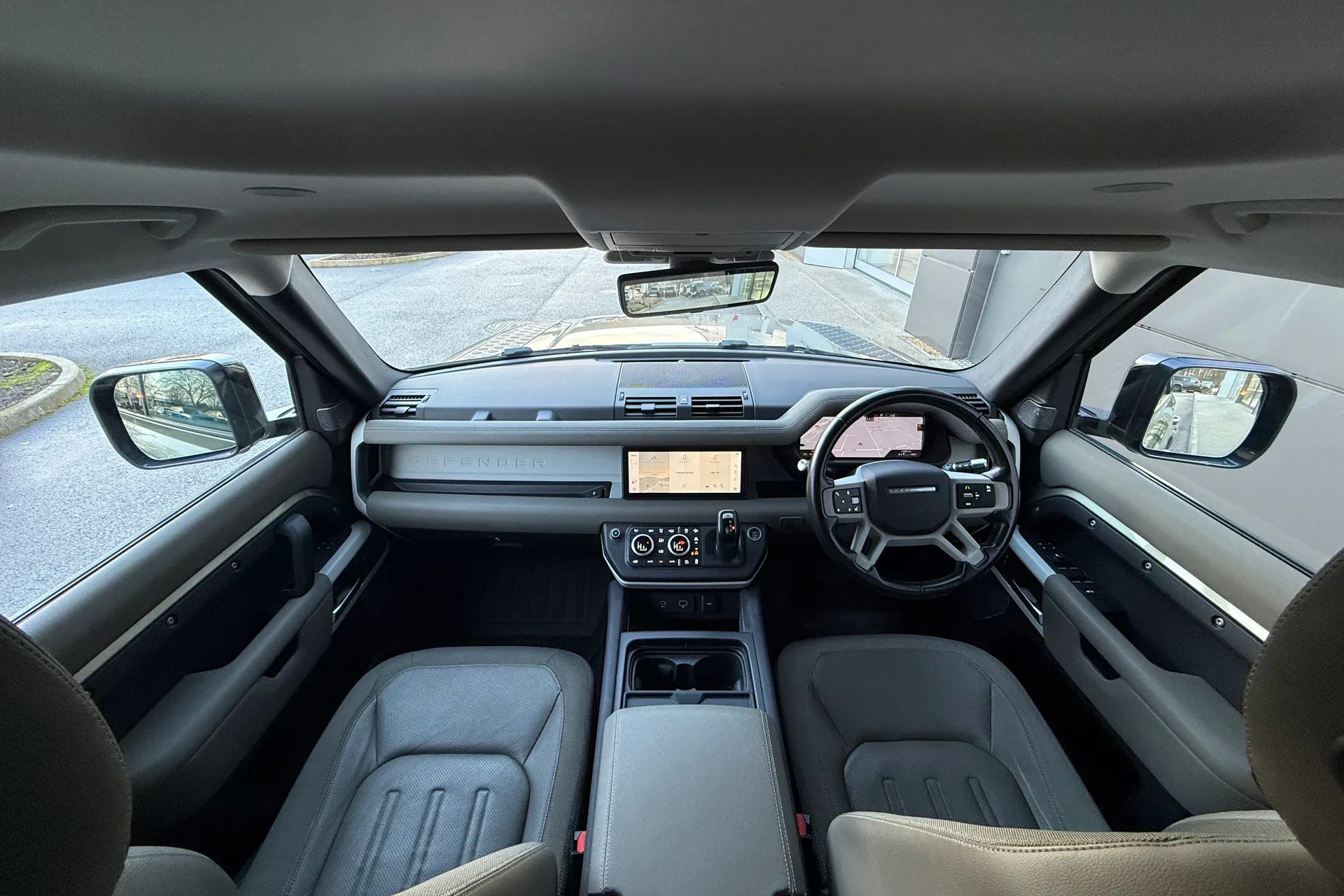 LAND ROVER DEFENDER thumbnail image number 3