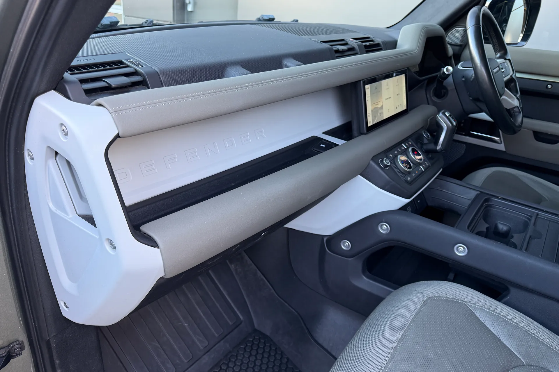 LAND ROVER DEFENDER thumbnail image number 45