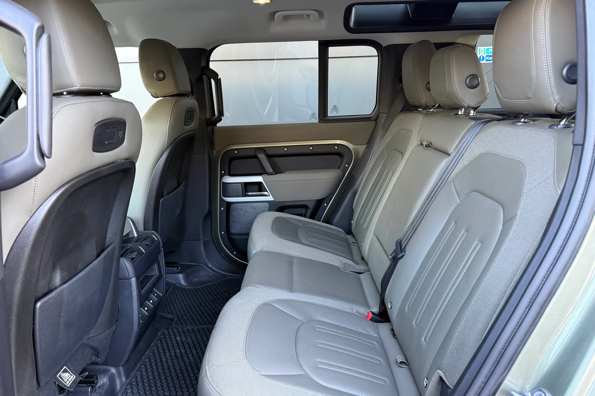 LAND ROVER DEFENDER thumbnail image number 47