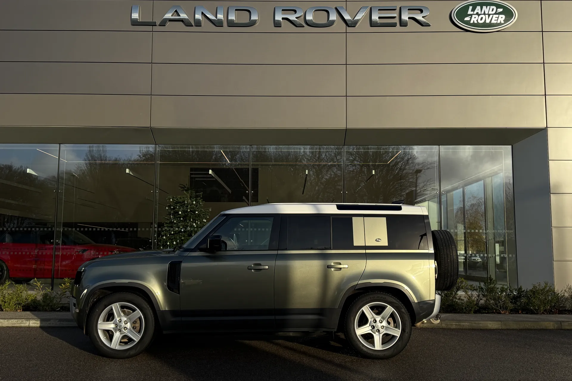 LAND ROVER DEFENDER thumbnail image number 9
