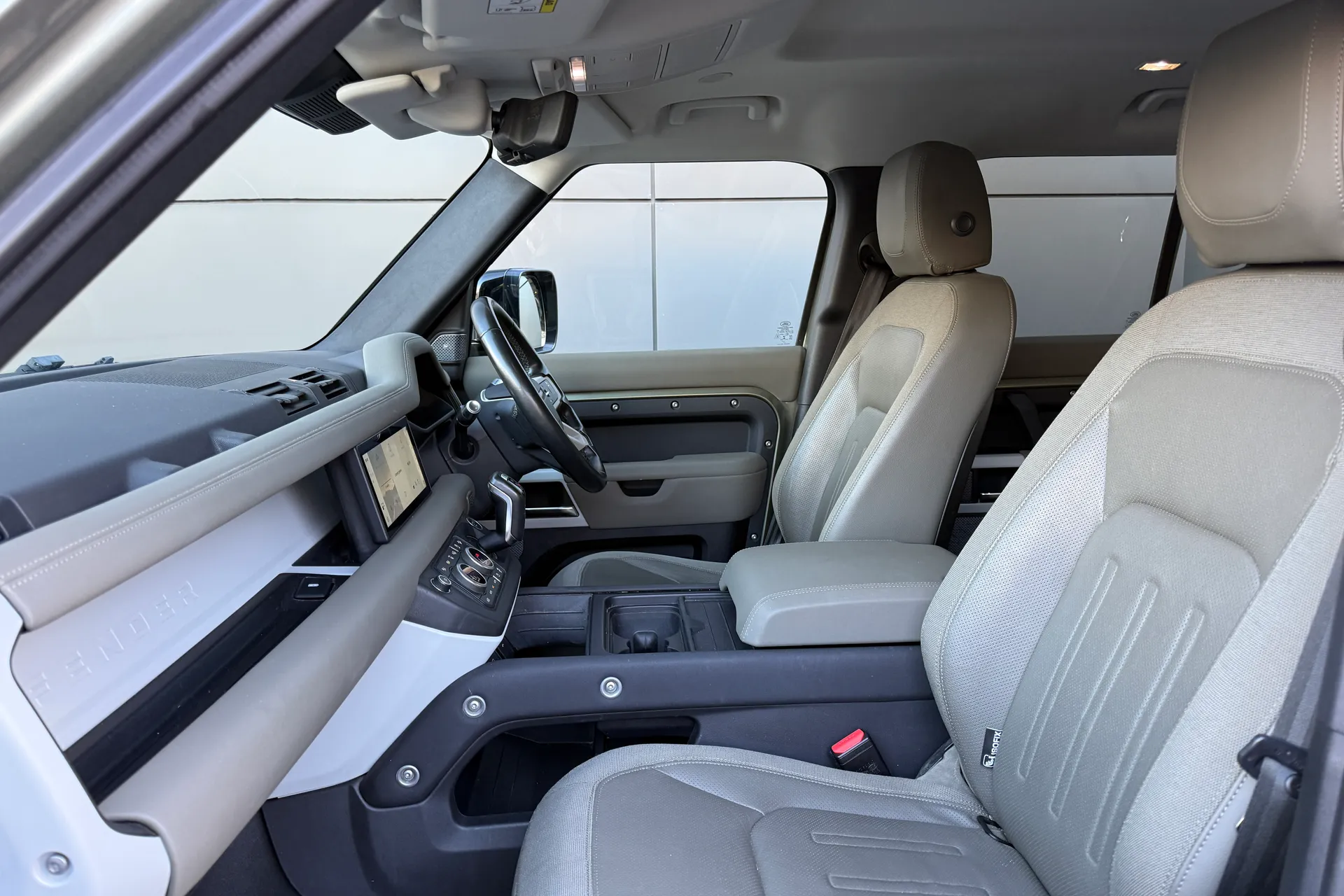 LAND ROVER DEFENDER thumbnail image number 46