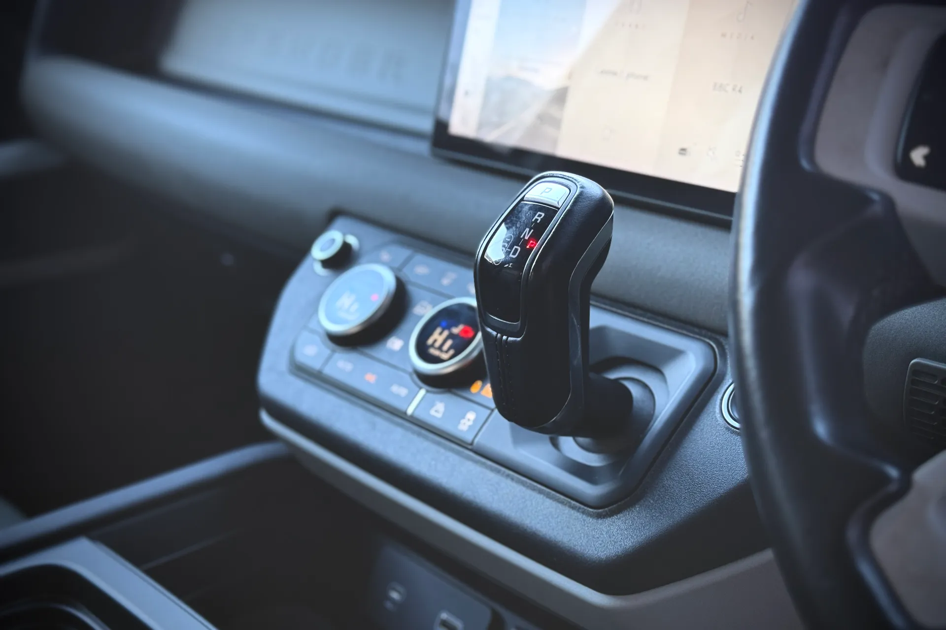 LAND ROVER DEFENDER thumbnail image number 25