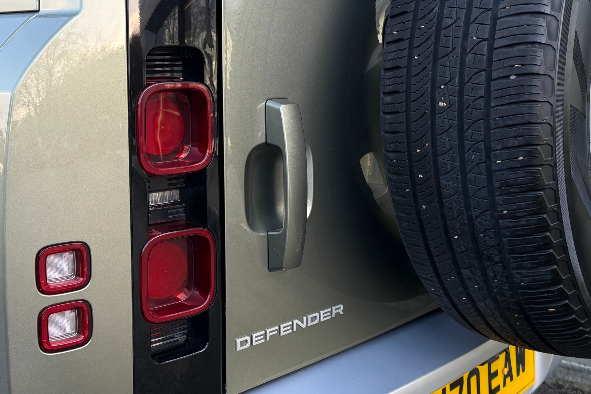 LAND ROVER DEFENDER thumbnail image number 32