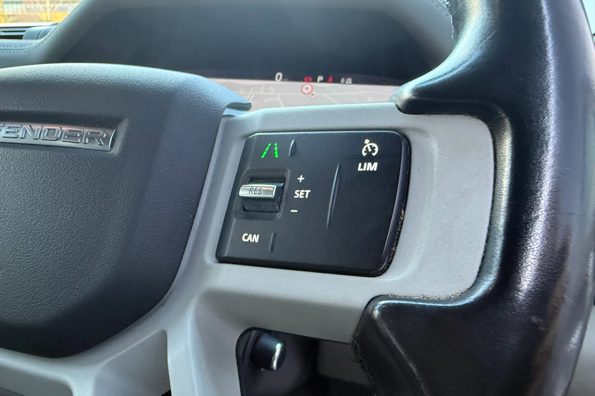 LAND ROVER DEFENDER thumbnail image number 49