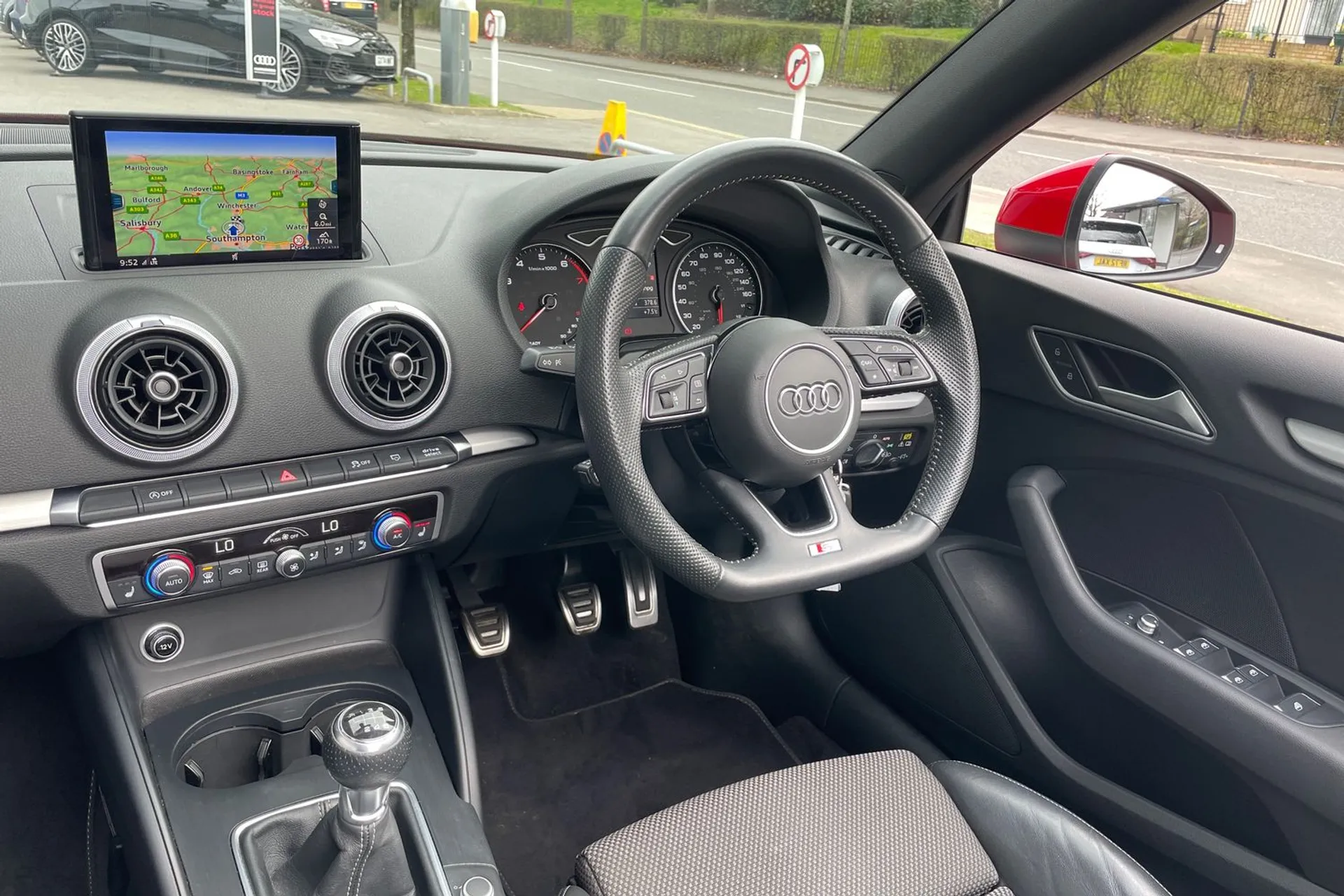 Audi A3 thumbnail image number 32