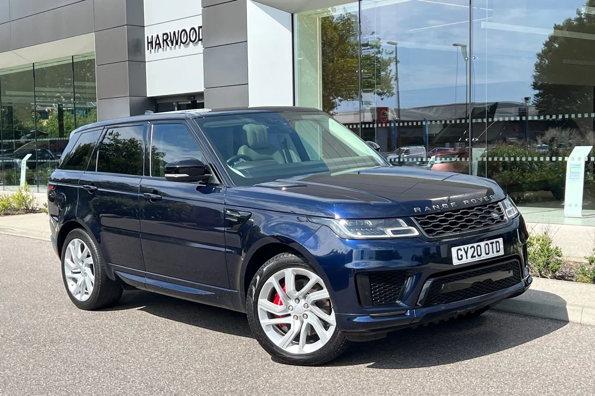 LAND ROVER RANGE ROVER SPORT focused image