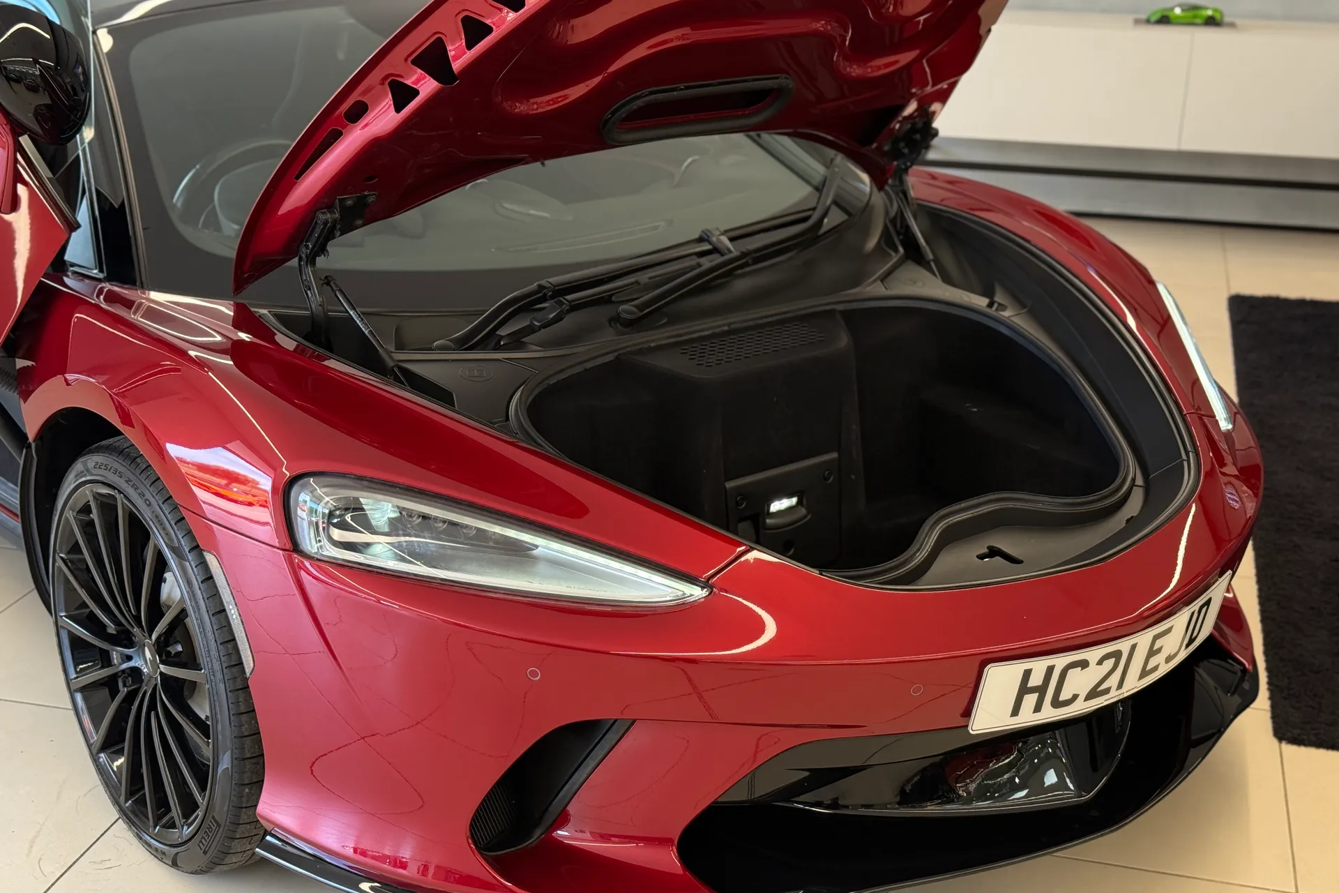 McLaren GT thumbnail image number 26