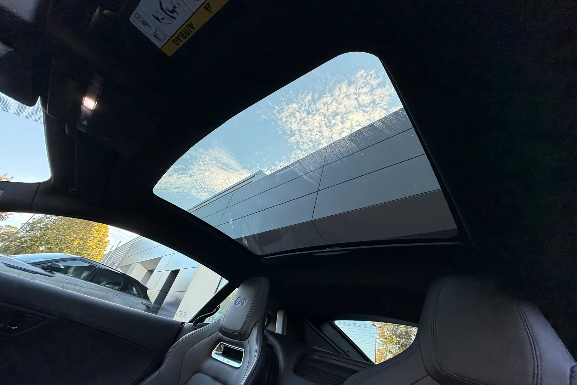 Jaguar F-TYPE thumbnail image number 5