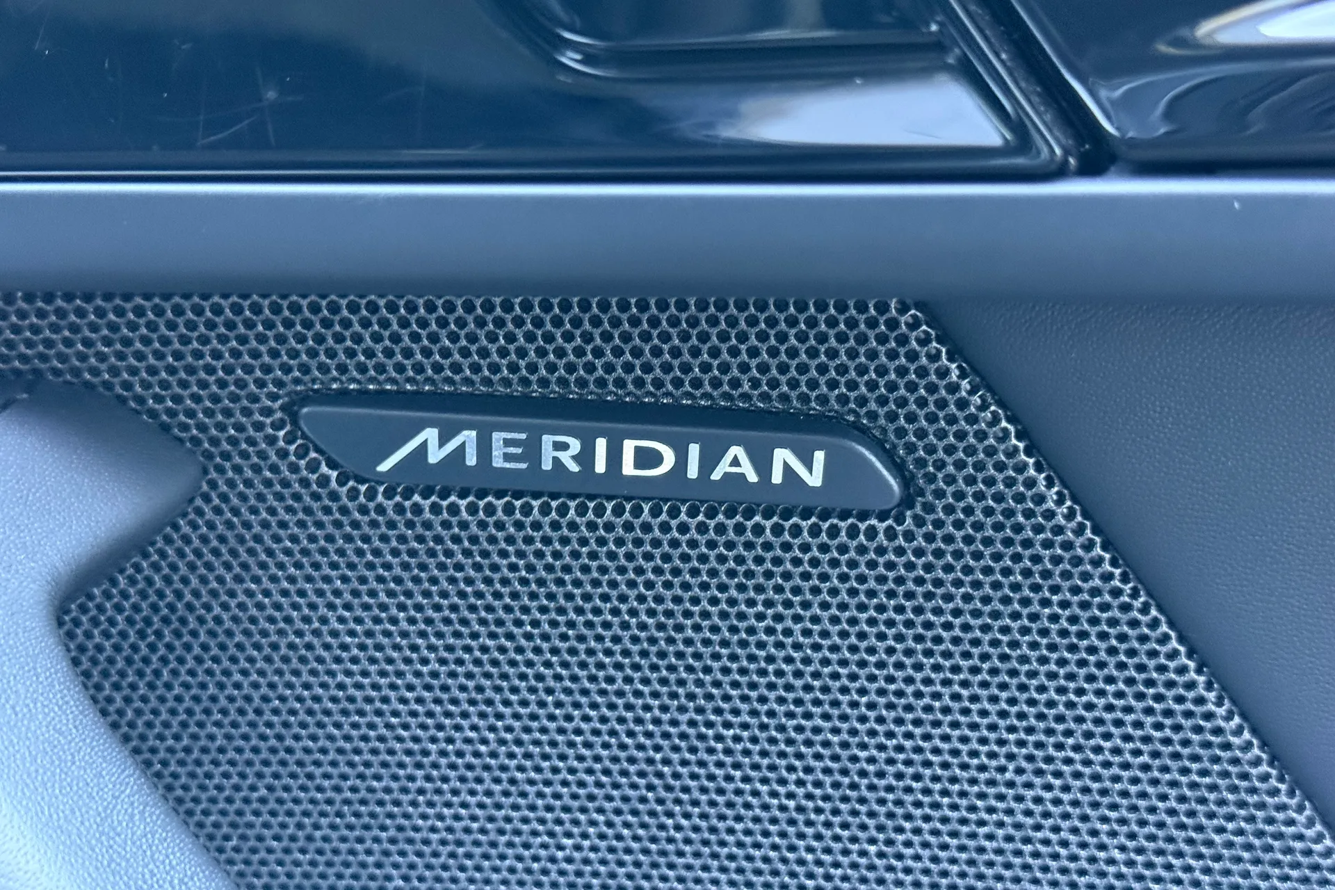 Jaguar F-TYPE thumbnail image number 22