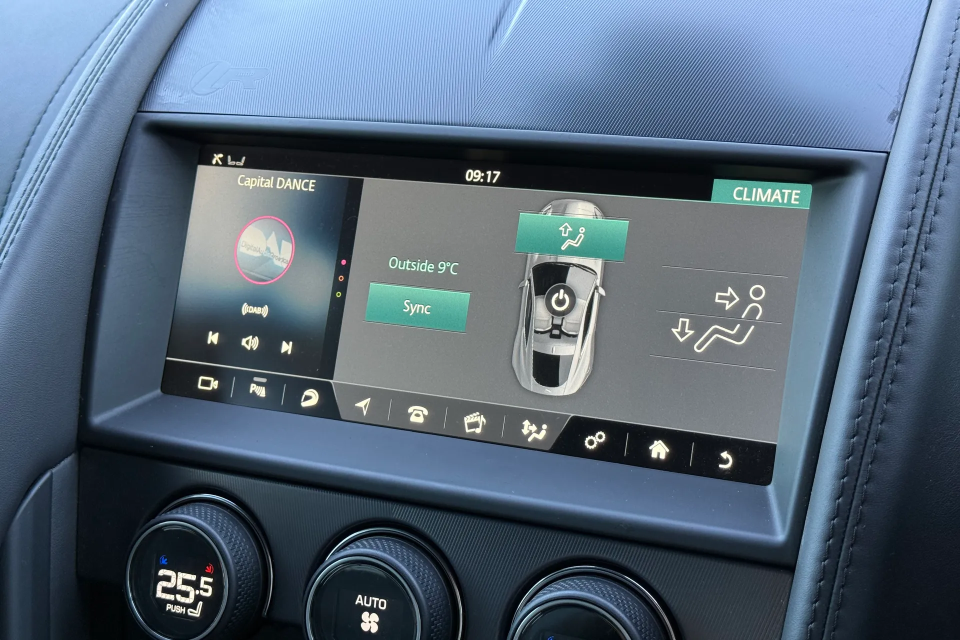 Jaguar F-TYPE thumbnail image number 15