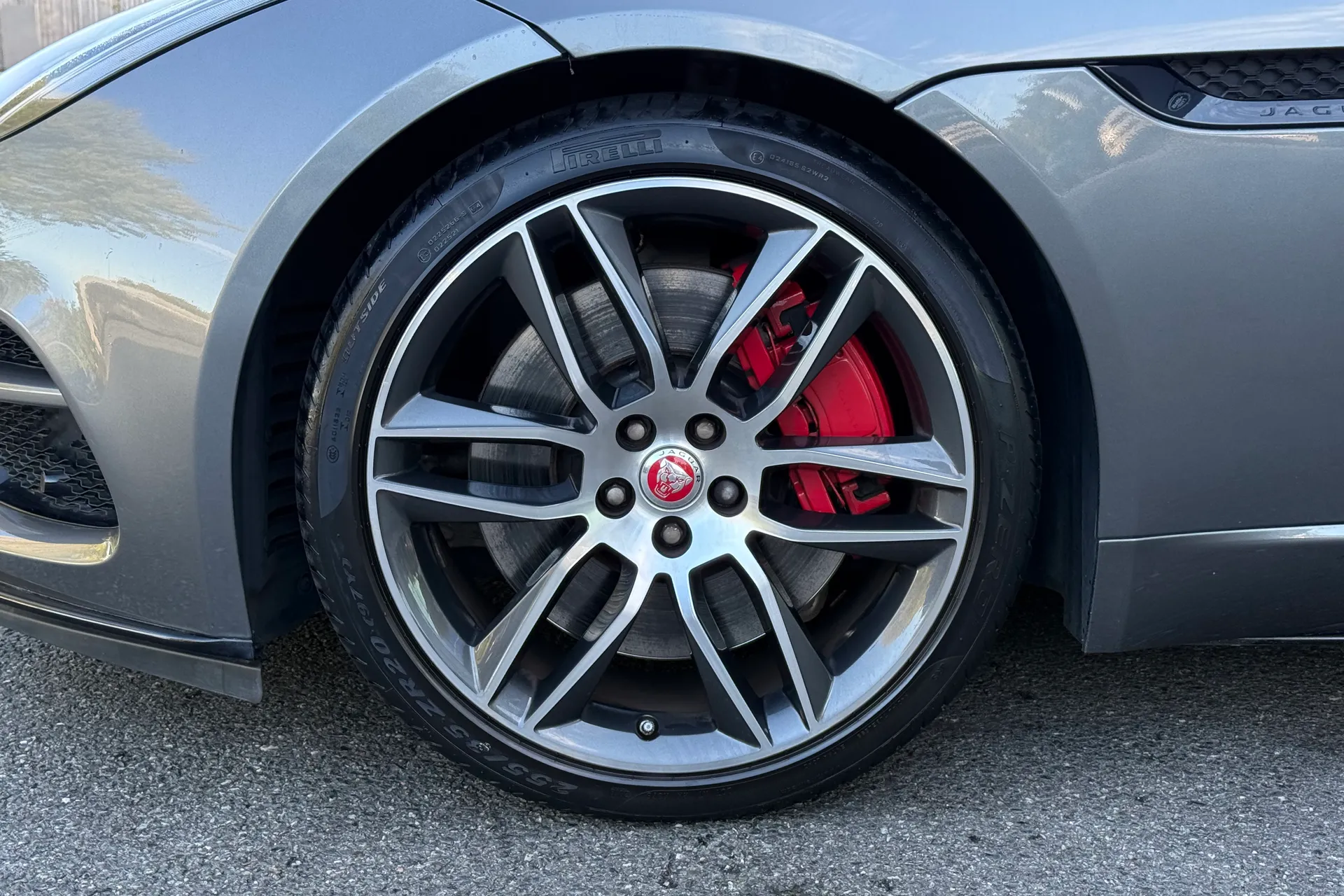 Jaguar F-TYPE thumbnail image number 23