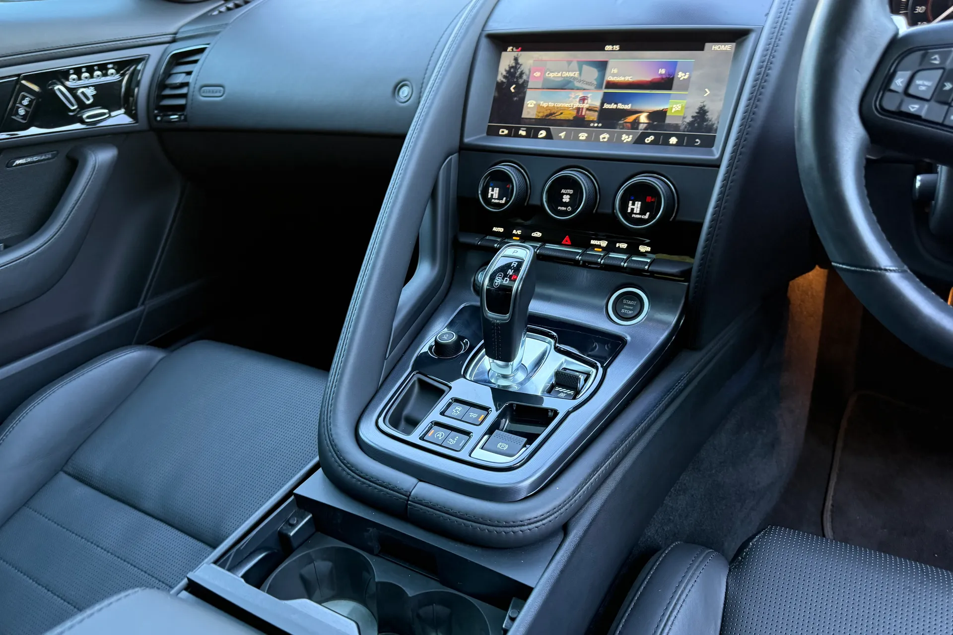 Jaguar F-TYPE thumbnail image number 18