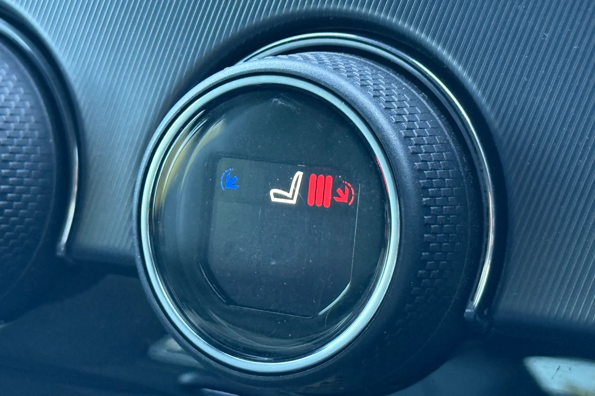 Jaguar F-TYPE thumbnail image number 16