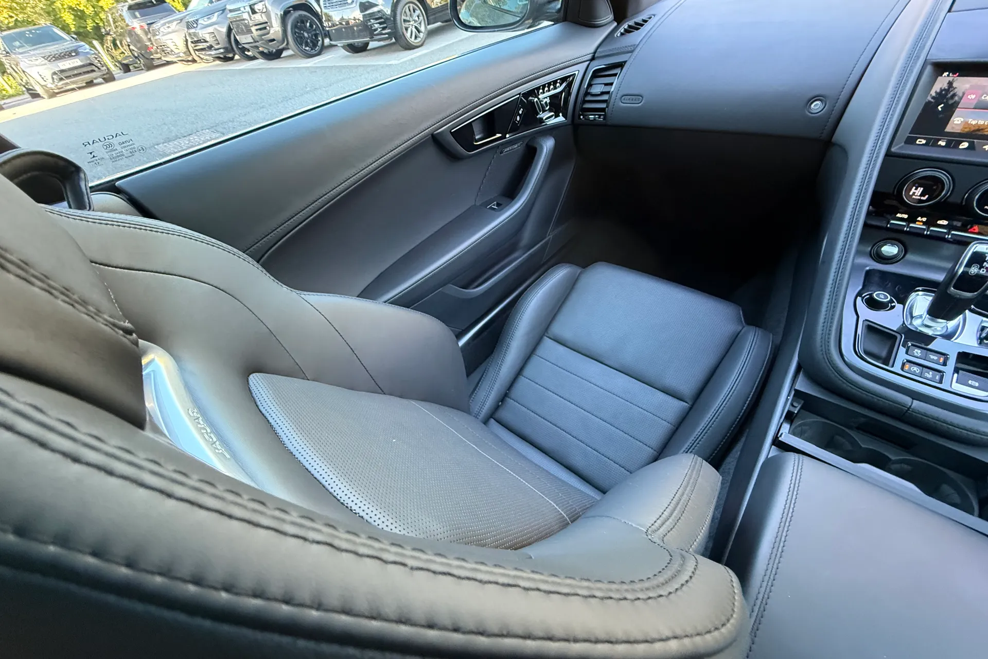 Jaguar F-TYPE thumbnail image number 10