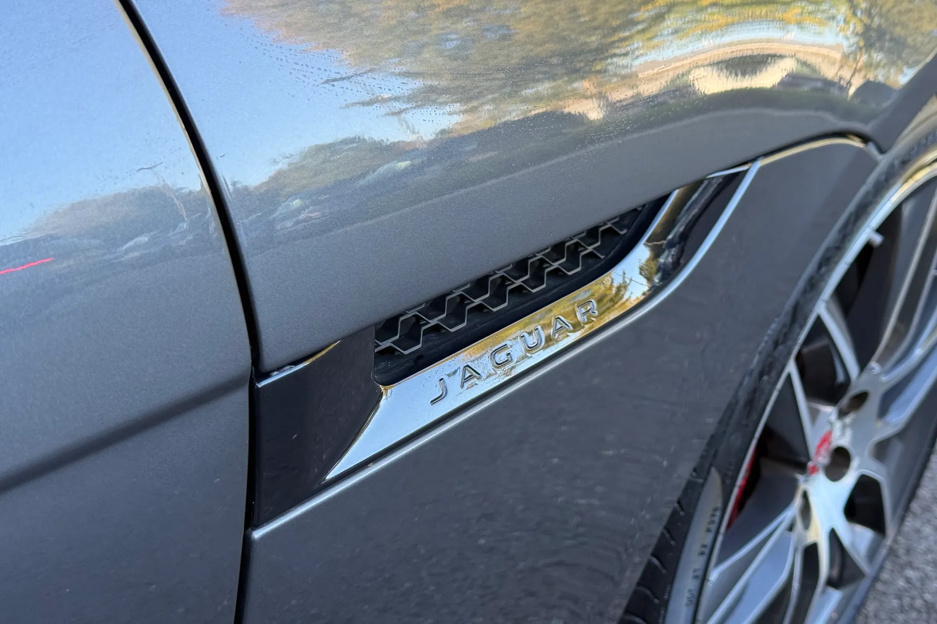 Jaguar F-TYPE thumbnail image number 50