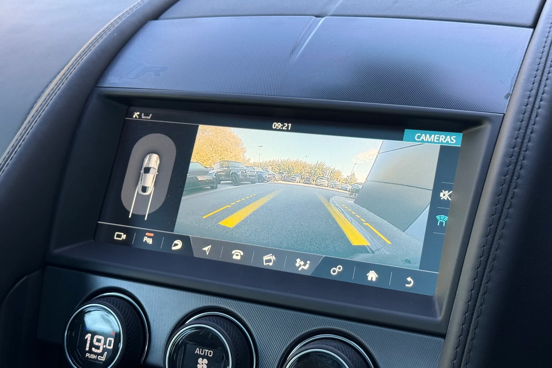 Jaguar F-TYPE thumbnail image number 4