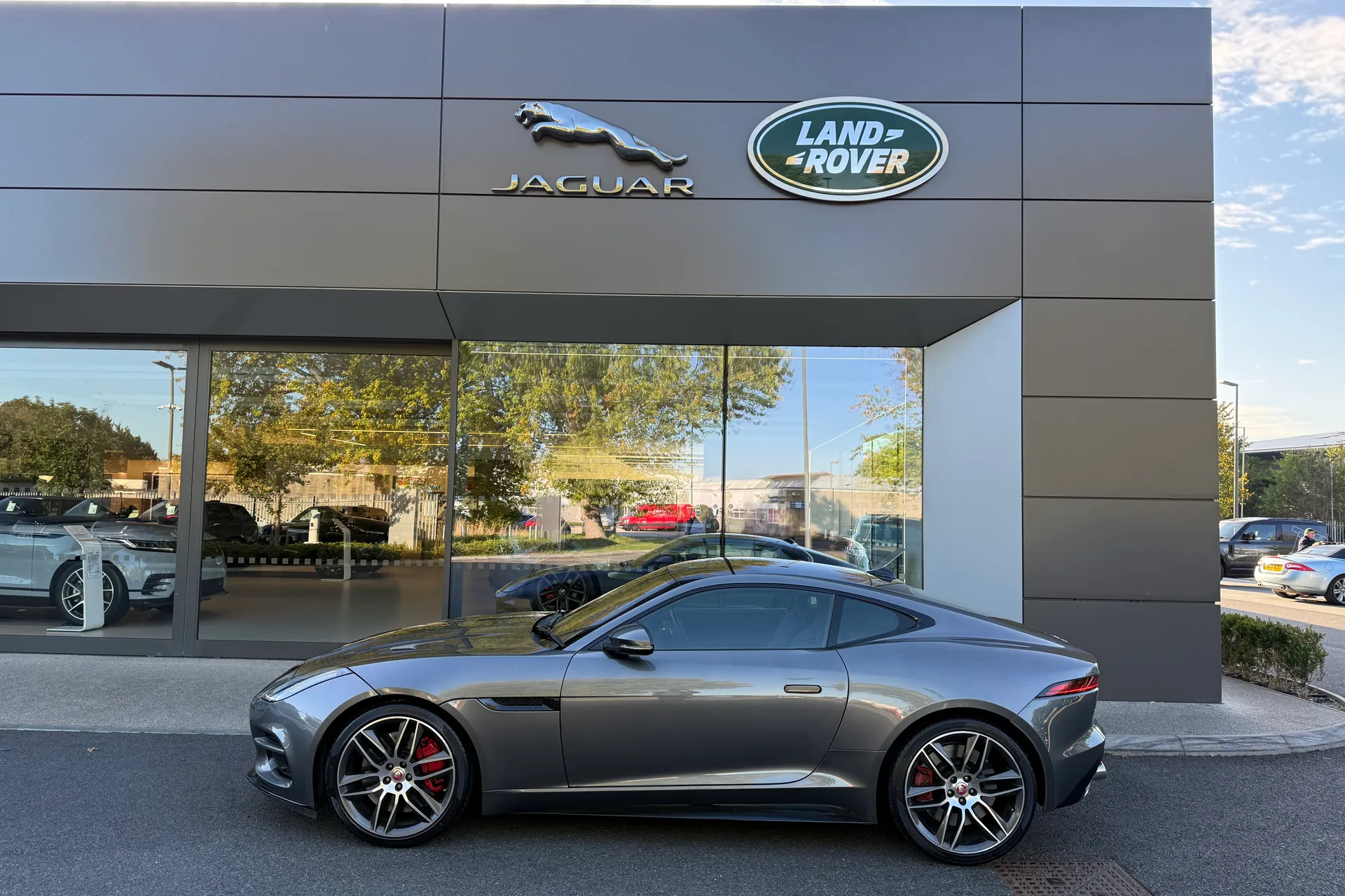 Jaguar F-TYPE thumbnail image number 26