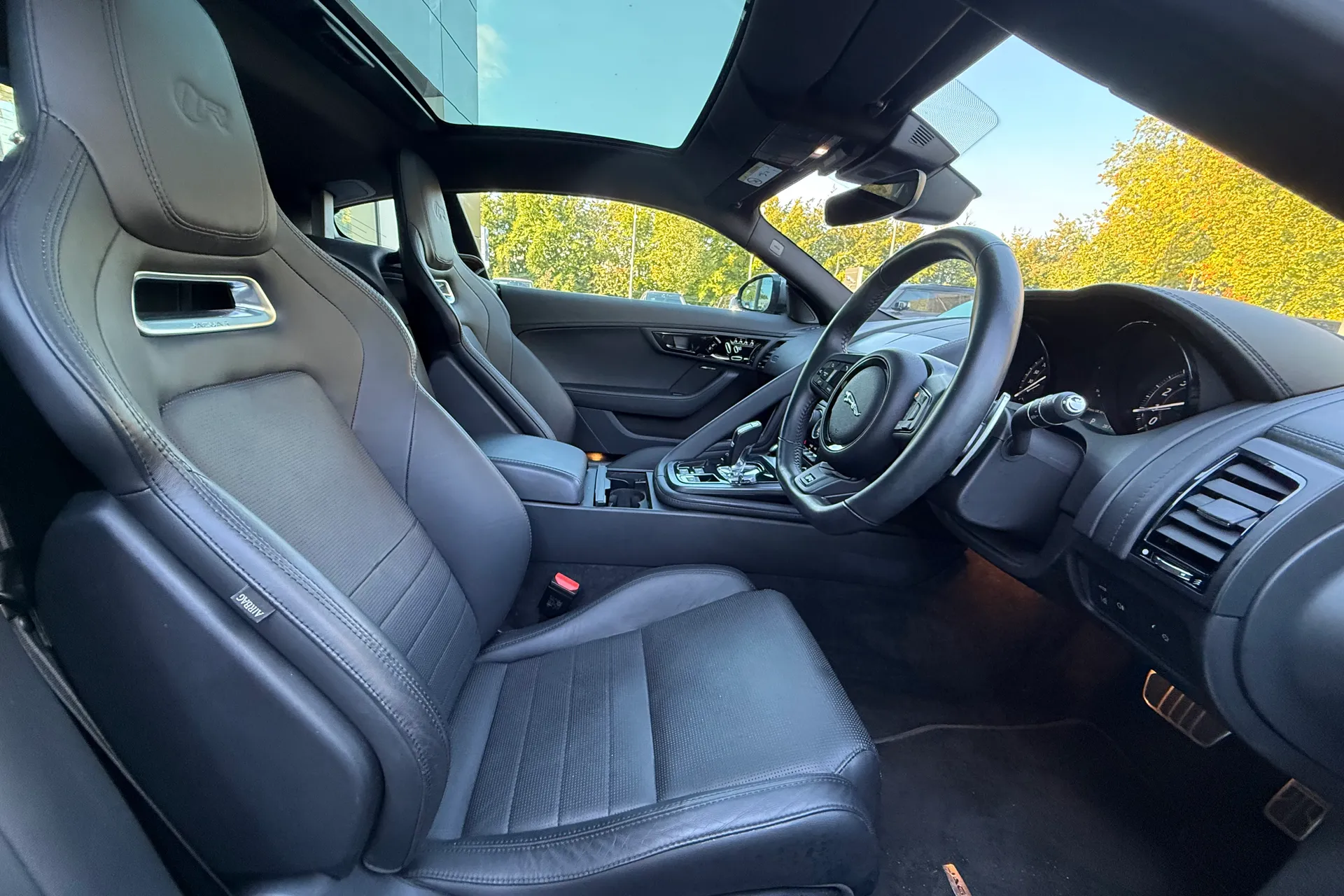 Jaguar F-TYPE thumbnail image number 8