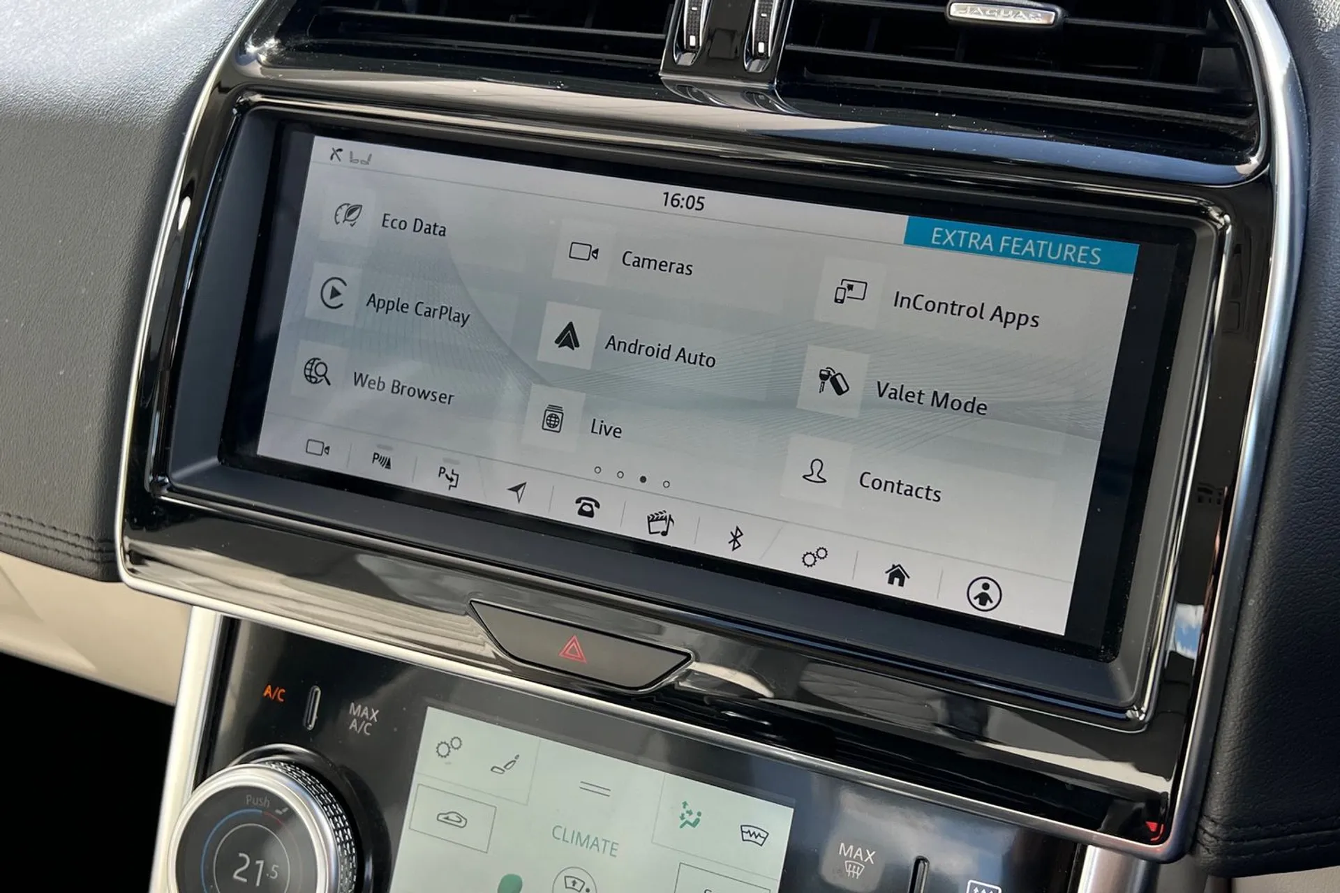 Jaguar XE thumbnail image number 51