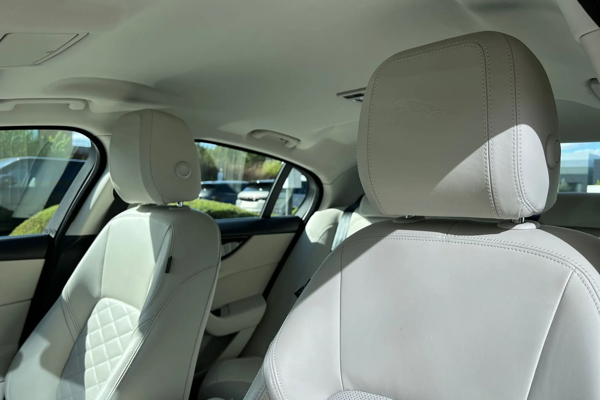 Jaguar XE thumbnail image number 6