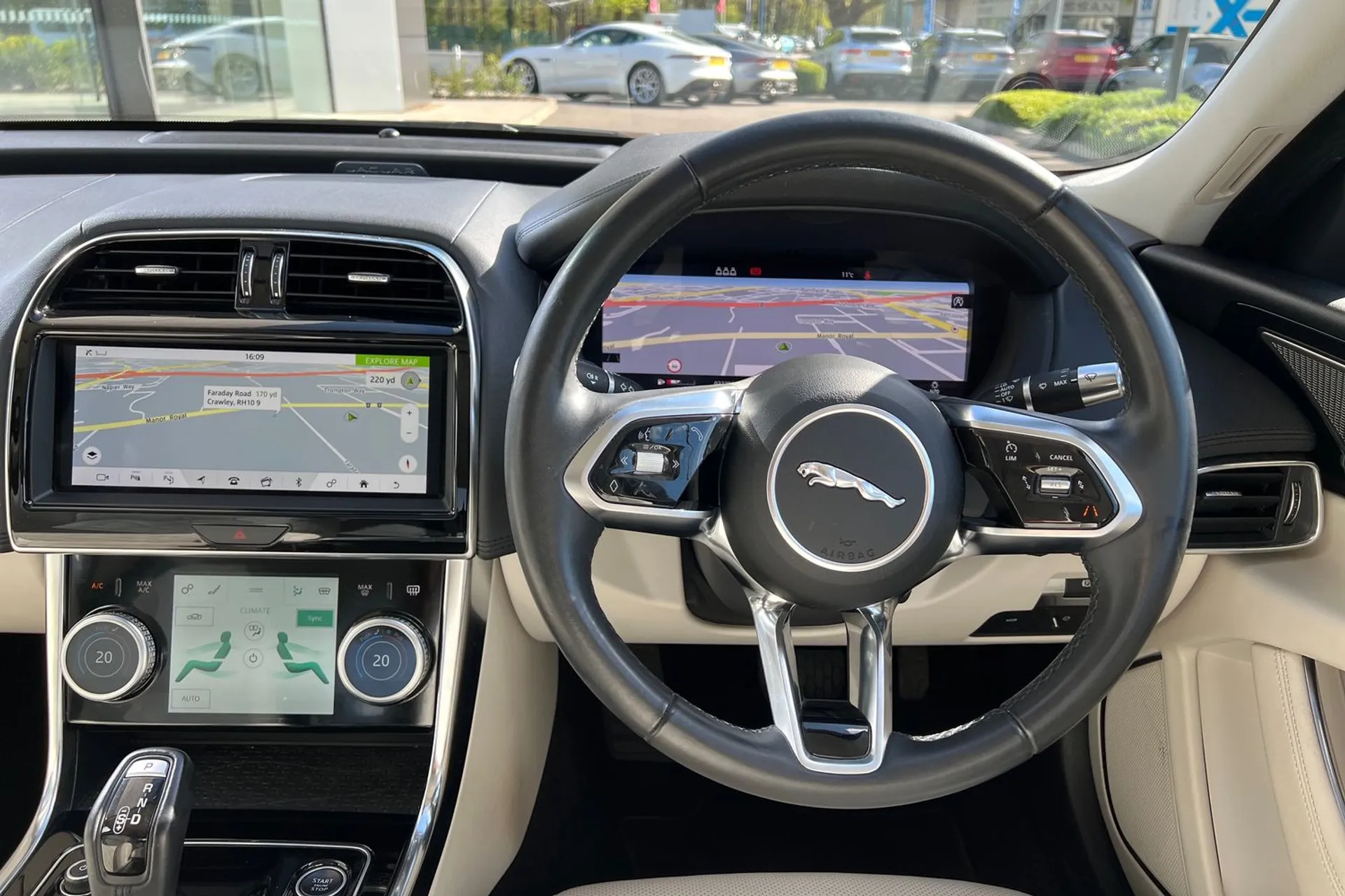 Jaguar XE thumbnail image number 26