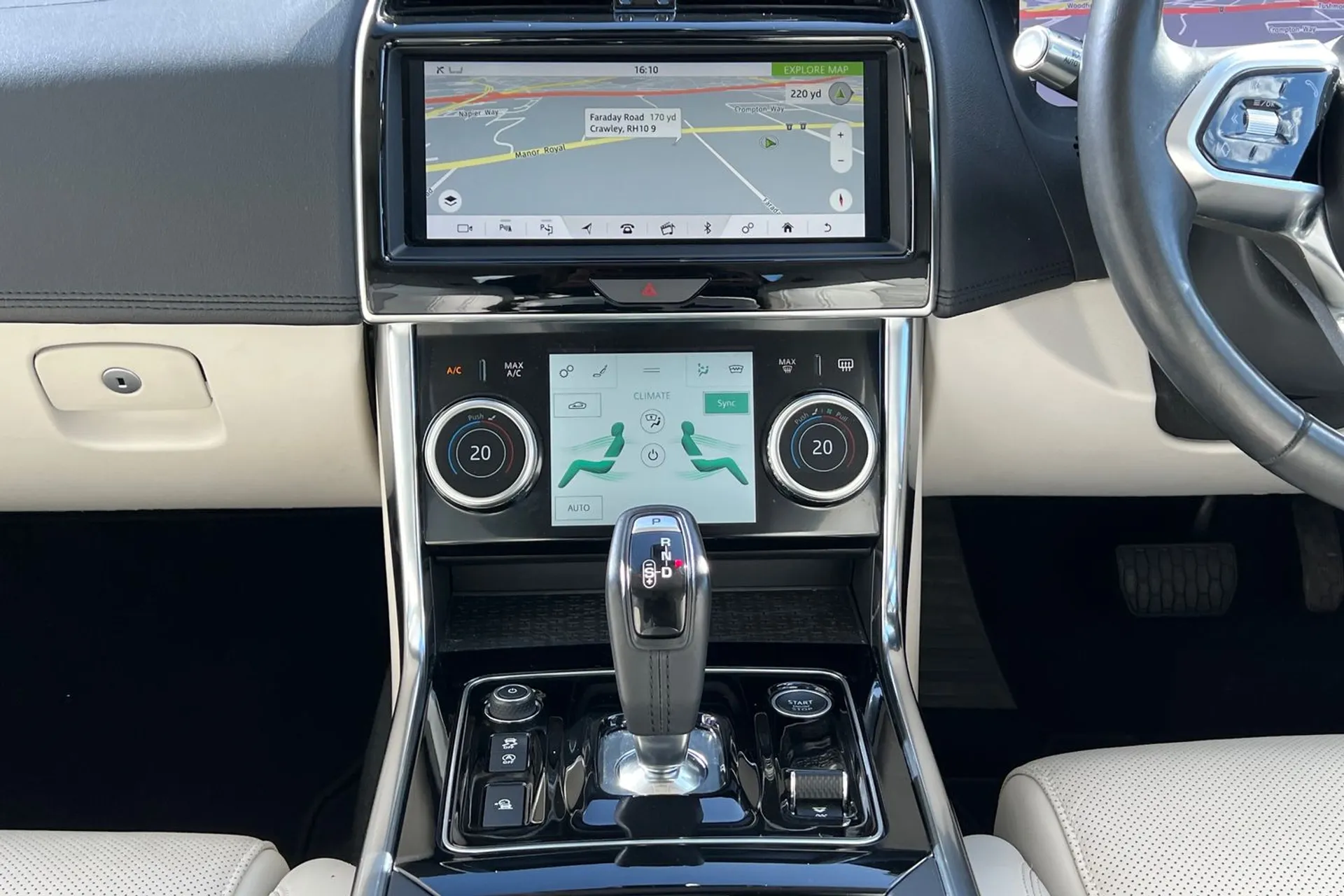 Jaguar XE thumbnail image number 25
