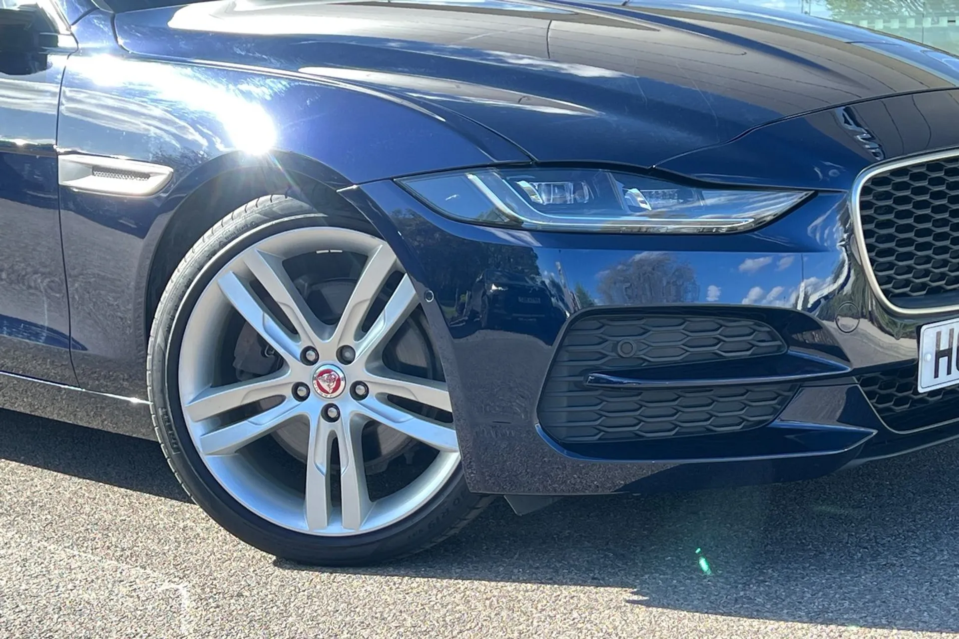 Jaguar XE thumbnail image number 8