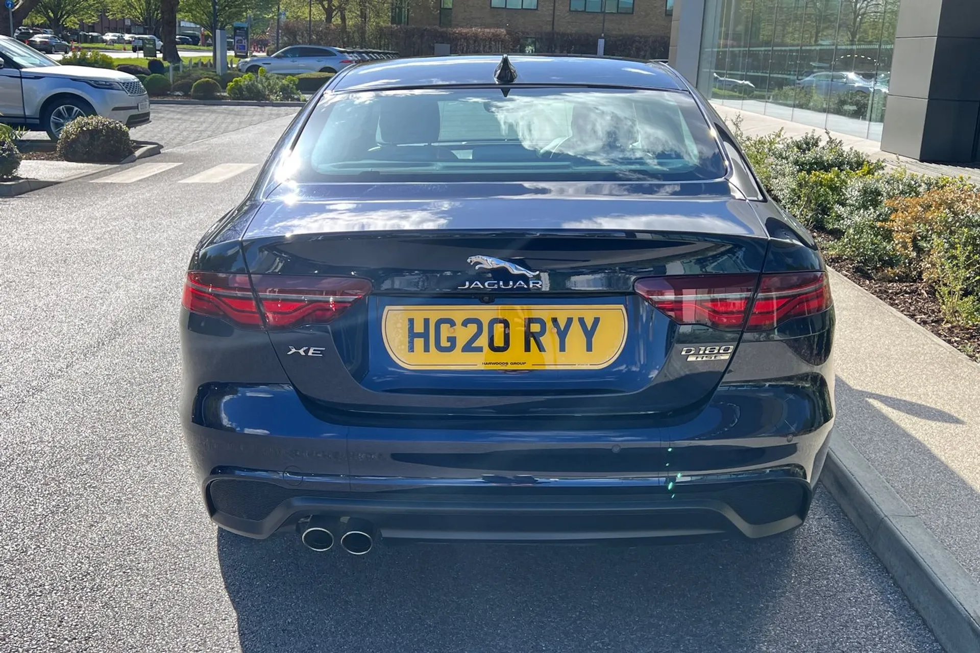 Jaguar XE thumbnail image number 12