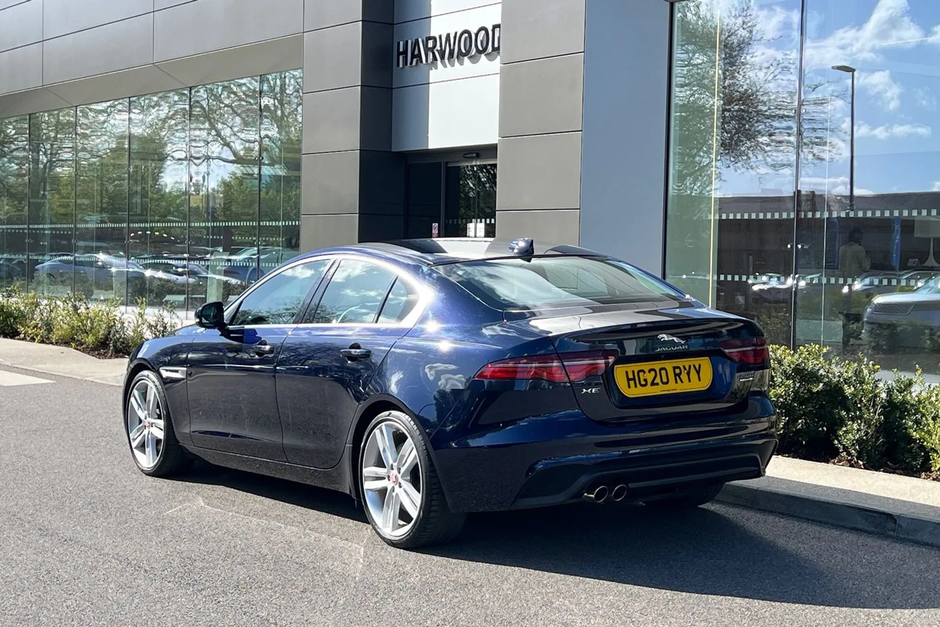 Jaguar XE thumbnail image number 14