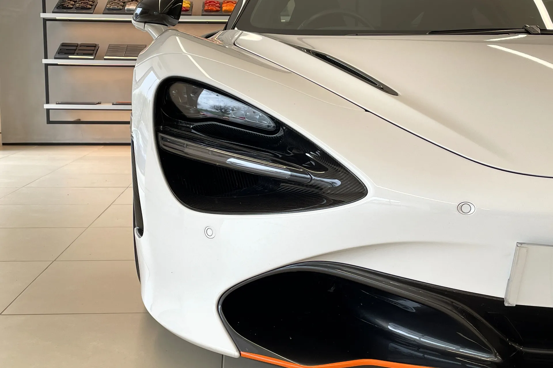 McLaren 720 thumbnail image number 4