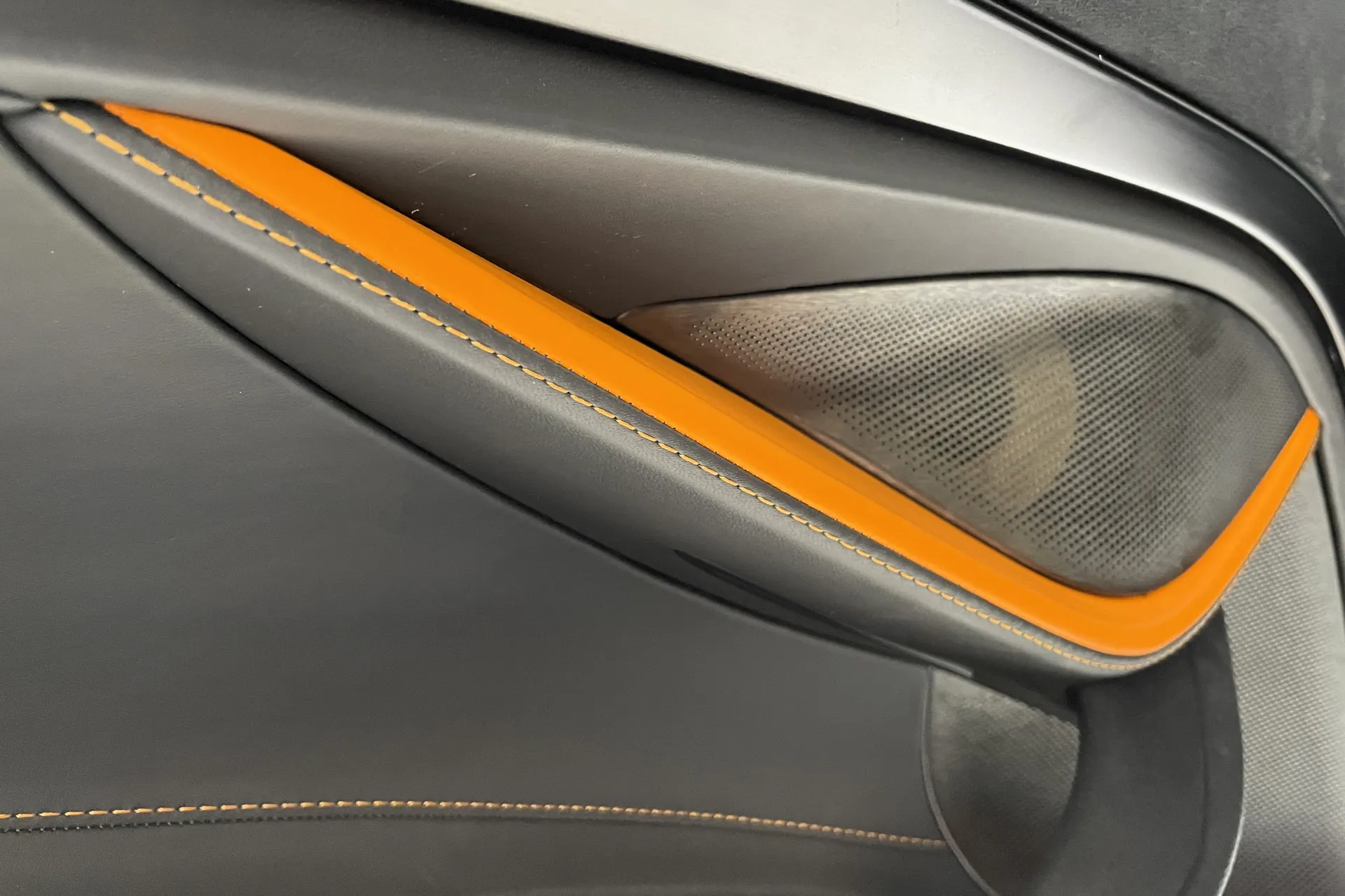 McLaren 720 thumbnail image number 31