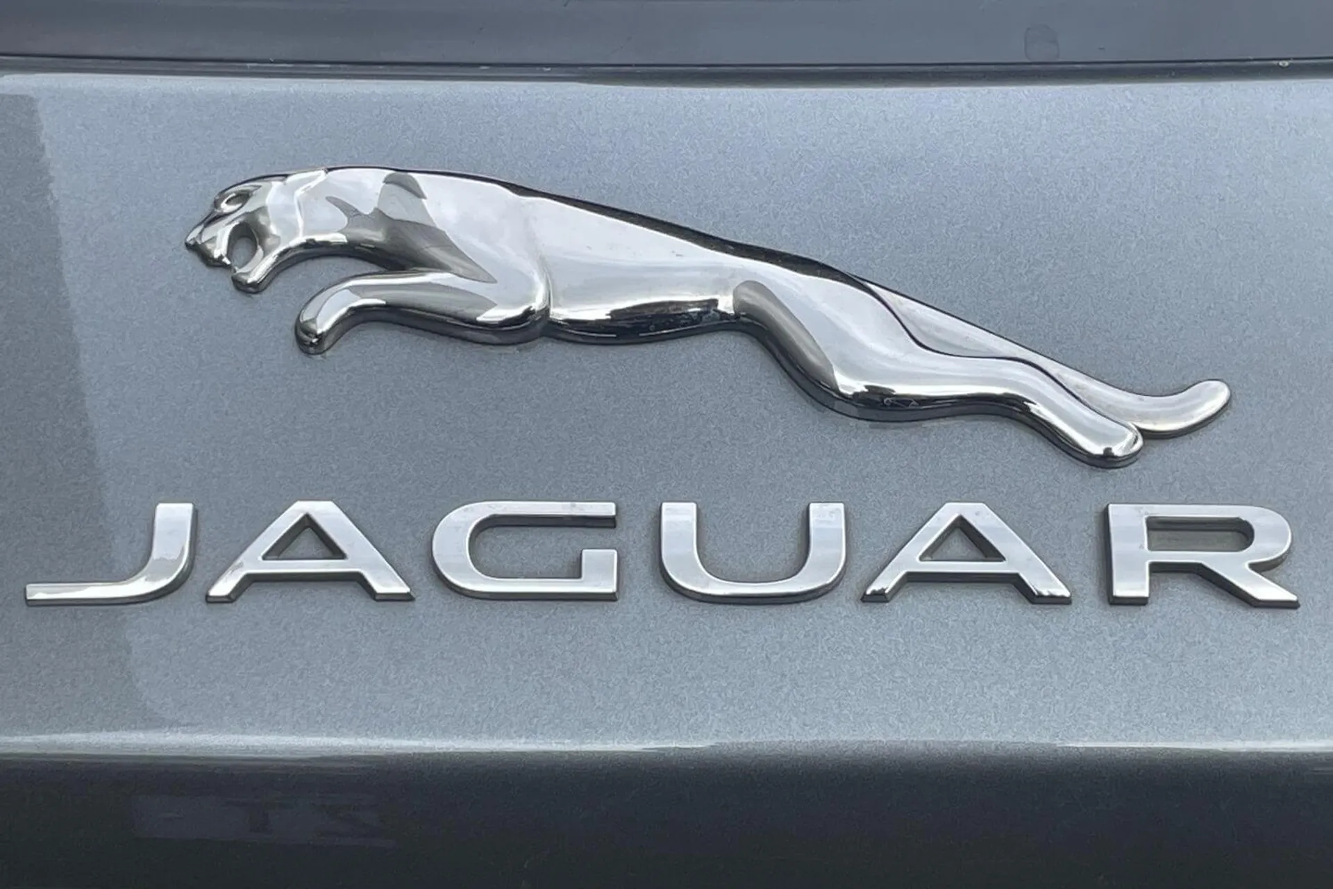 Jaguar E-PACE thumbnail image number 25