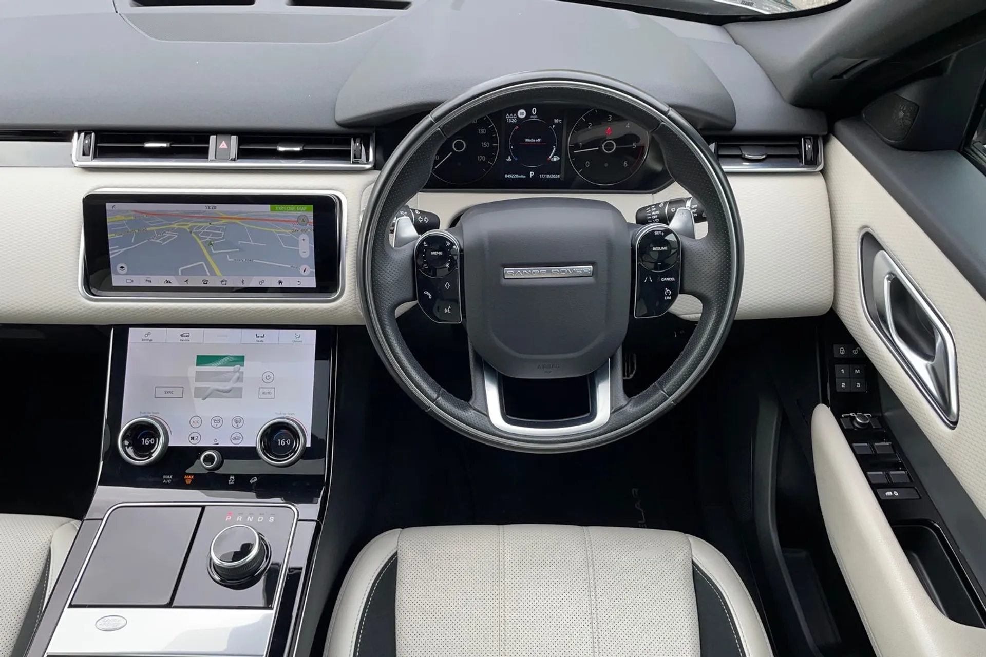 LAND ROVER RANGE ROVER VELAR thumbnail image number 12