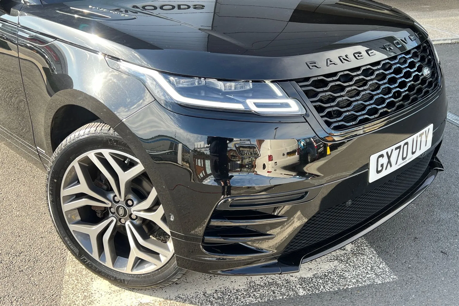 LAND ROVER RANGE ROVER VELAR thumbnail image number 16