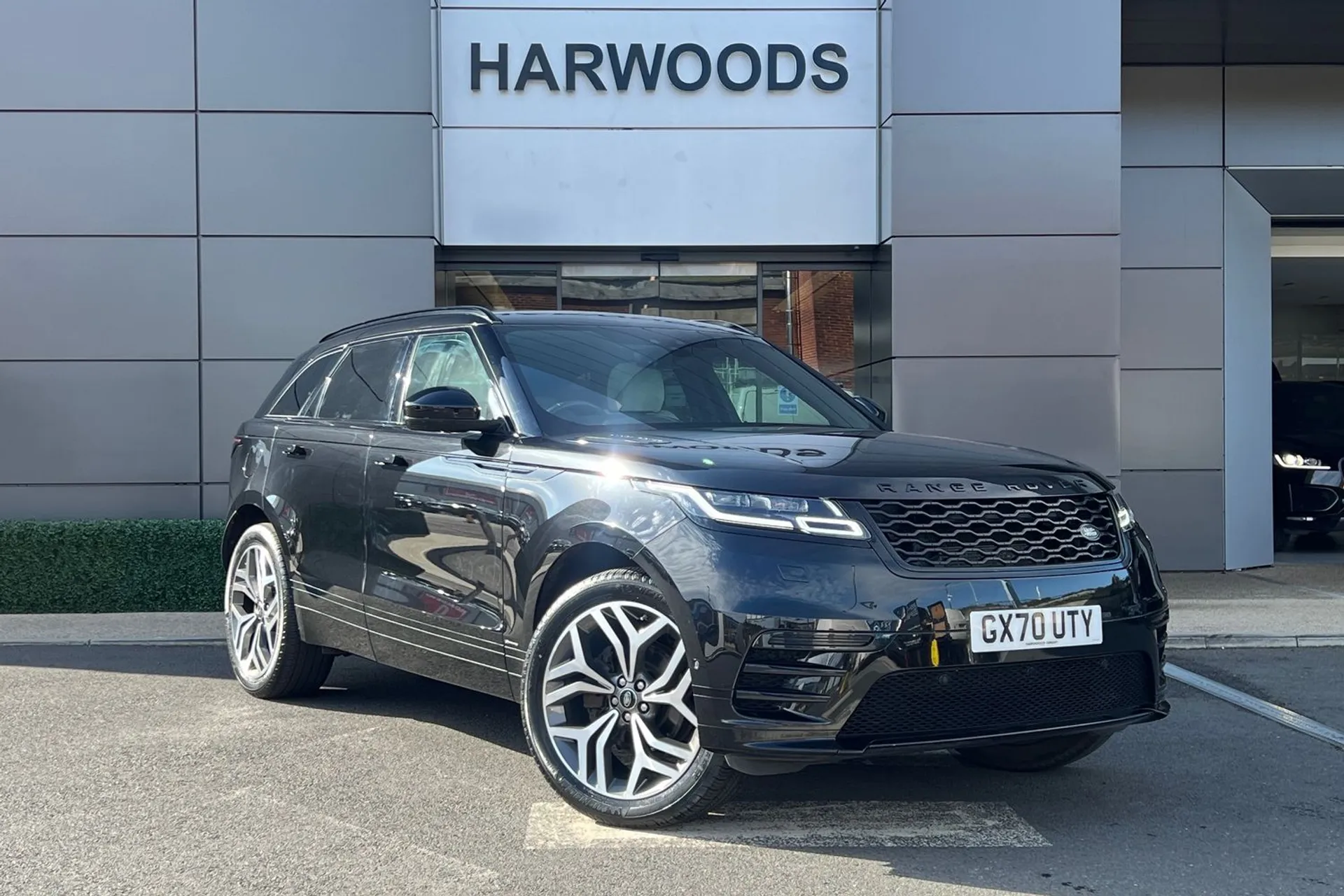 LAND ROVER RANGE ROVER VELAR focused image