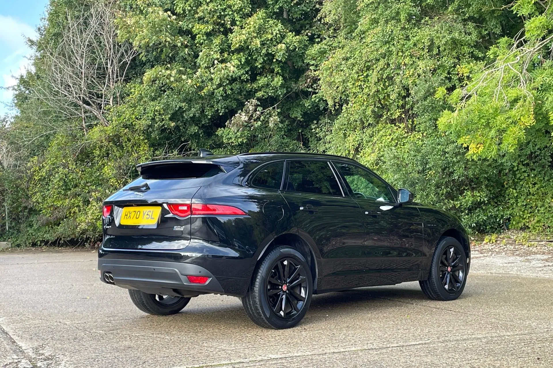 Jaguar F-PACE thumbnail image number 7