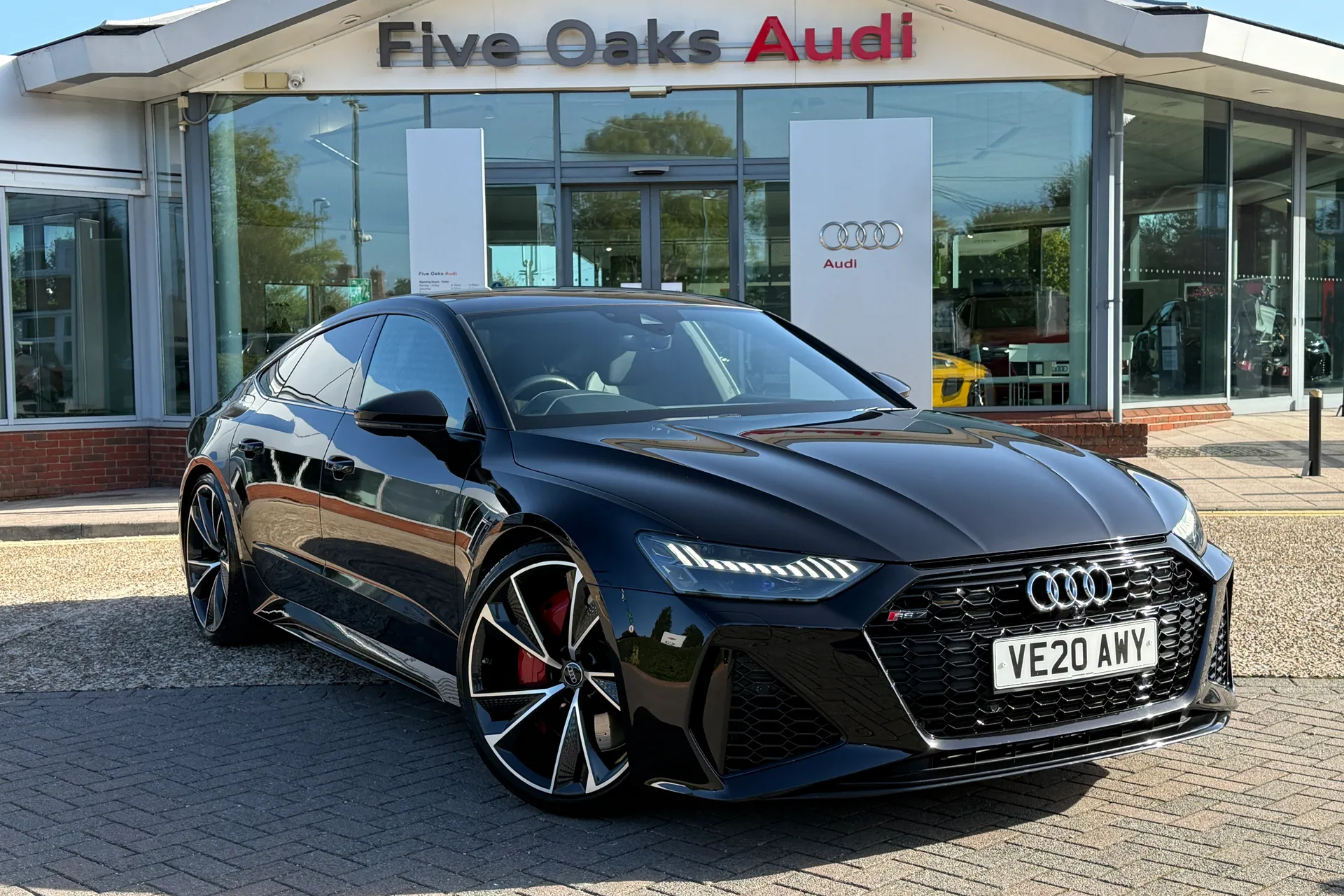 Audi RS 7 focused image