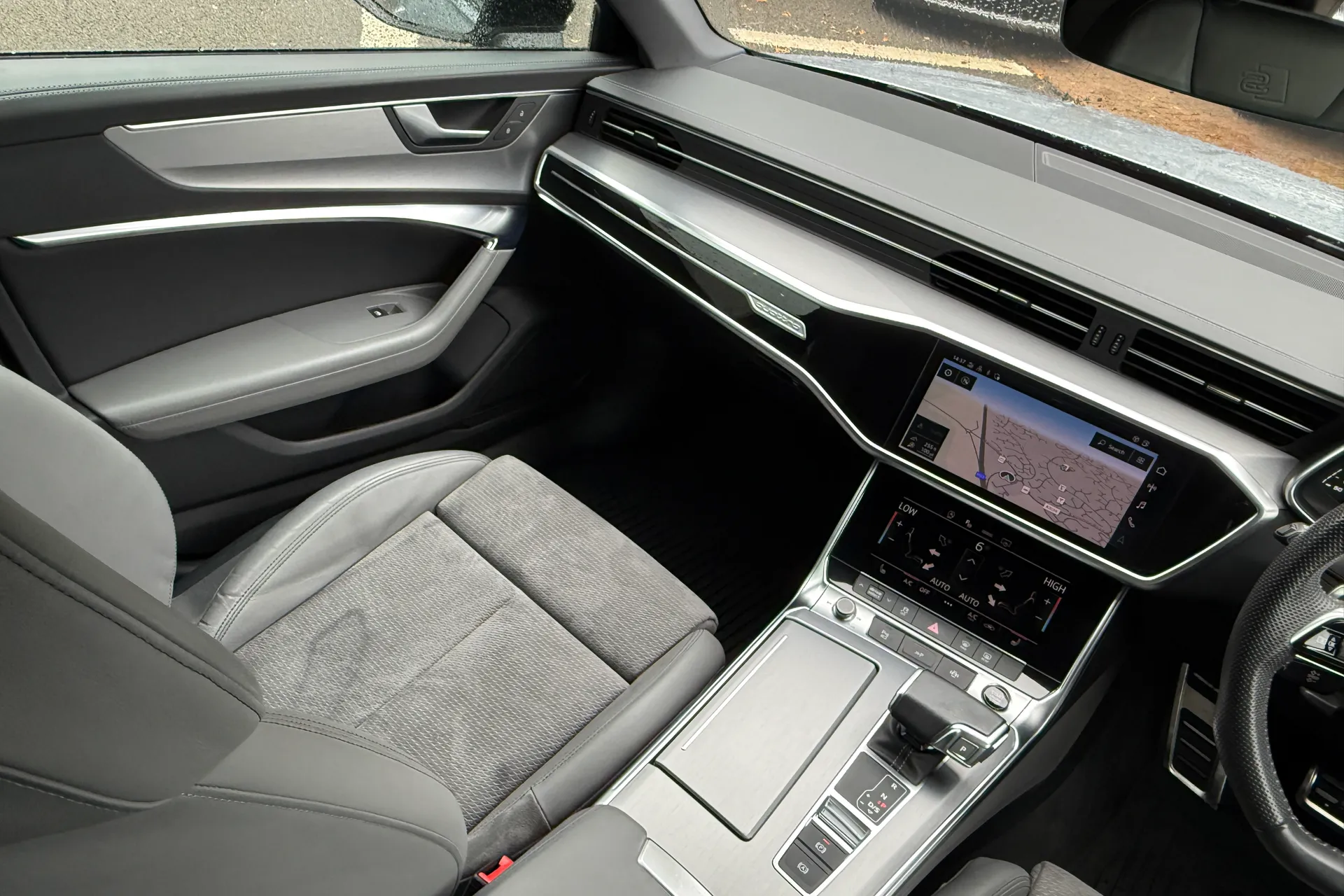 Audi A6 thumbnail image number 44