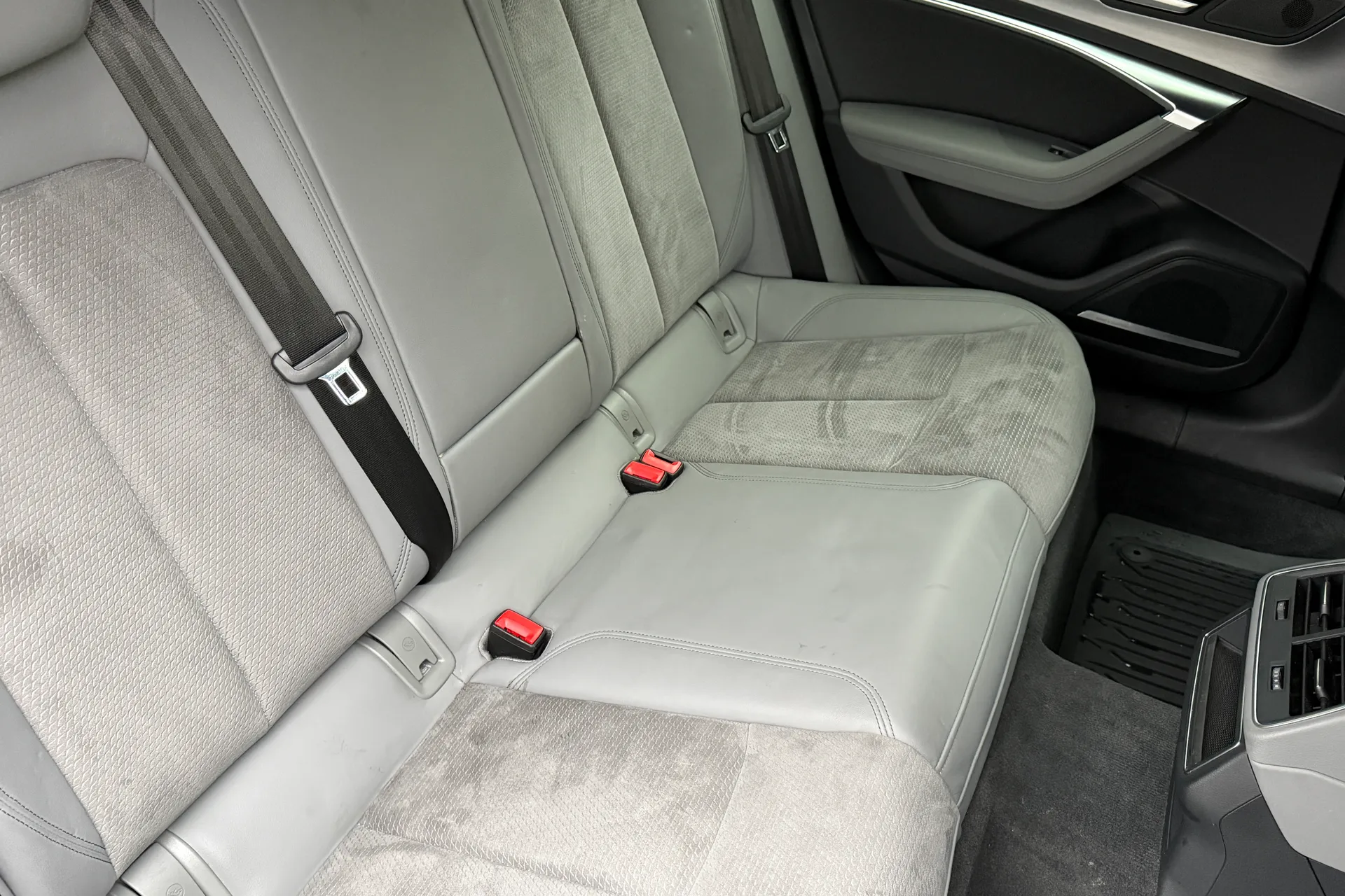 Audi A6 thumbnail image number 27