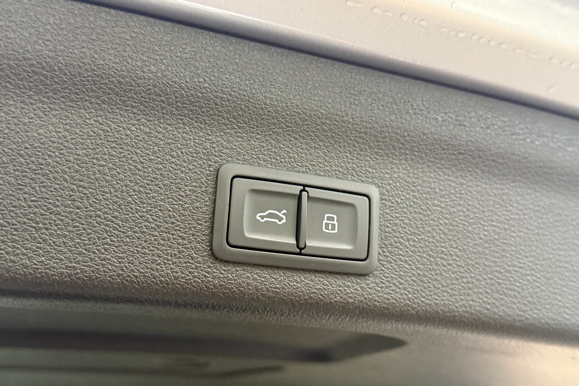 Audi A6 thumbnail image number 22