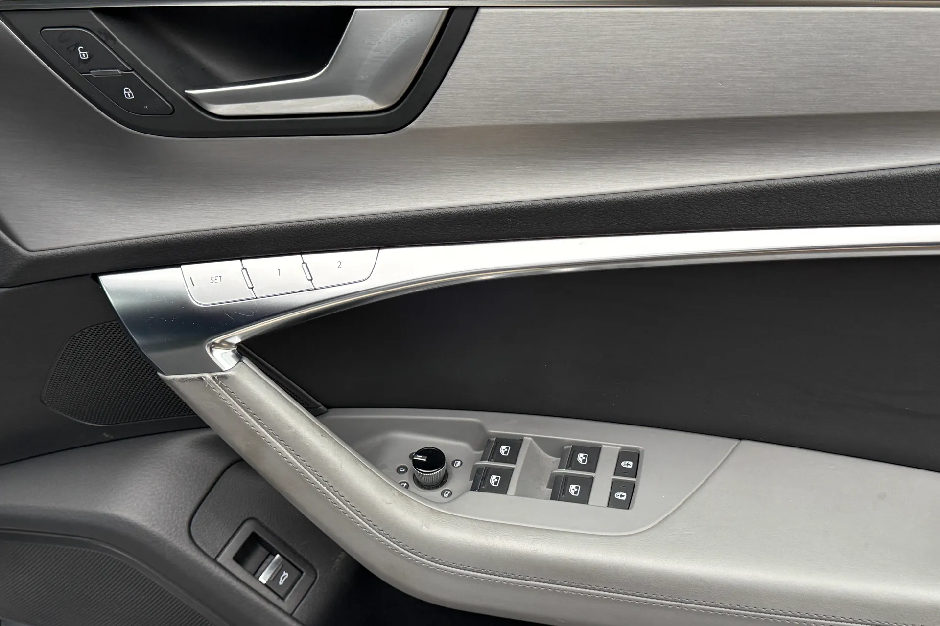 Audi A6 thumbnail image number 33