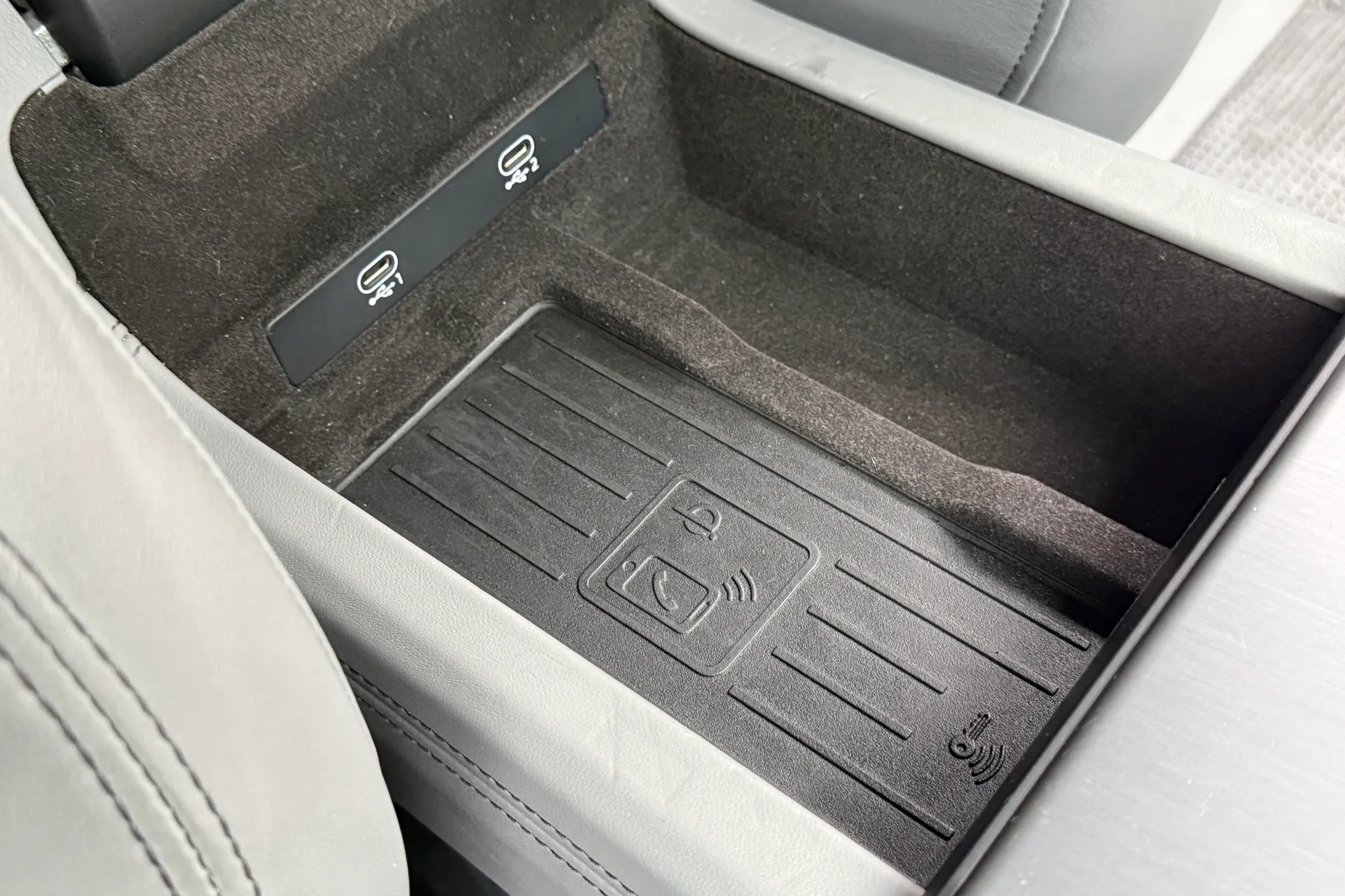 Audi A6 thumbnail image number 38