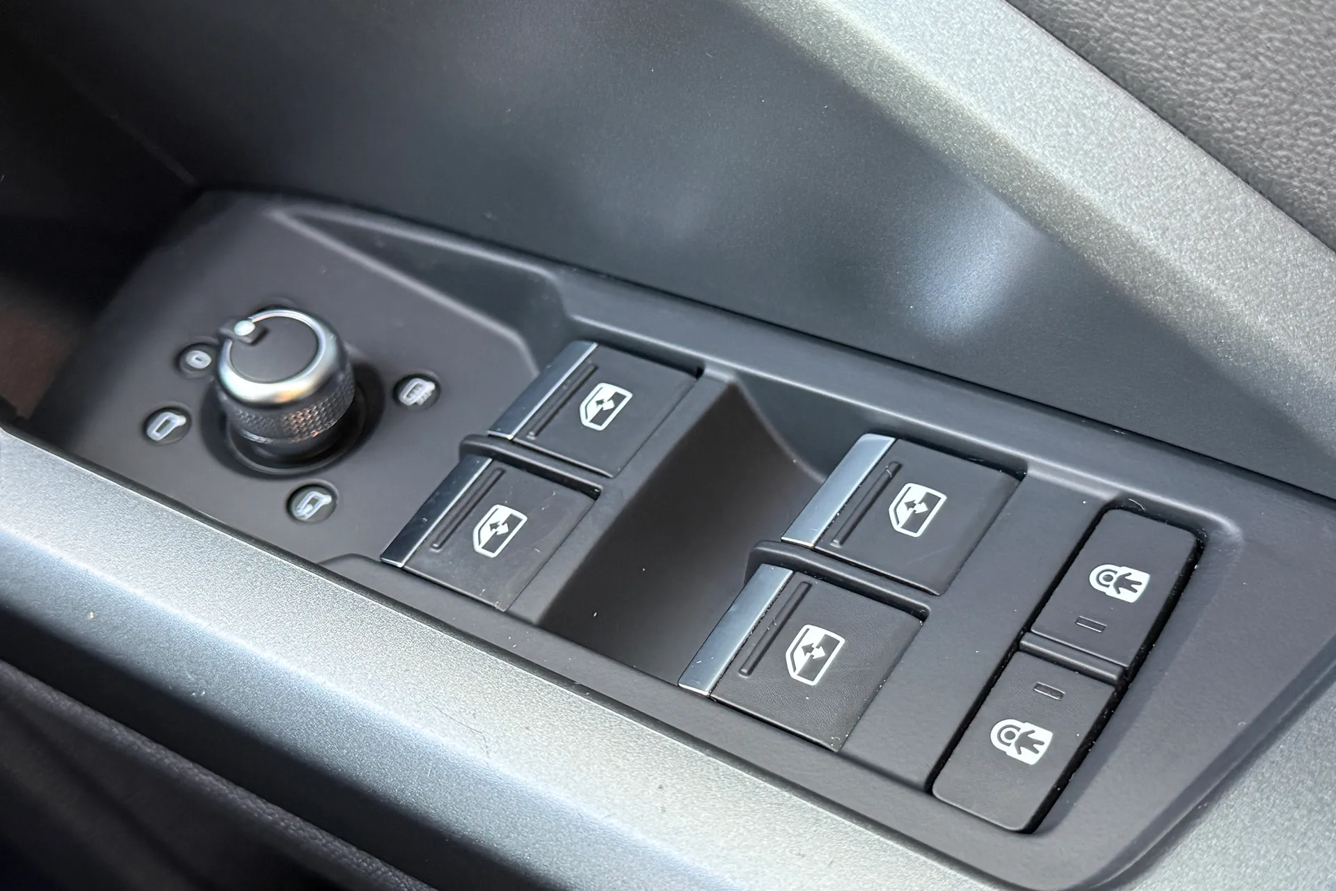 Audi Q3 thumbnail image number 16