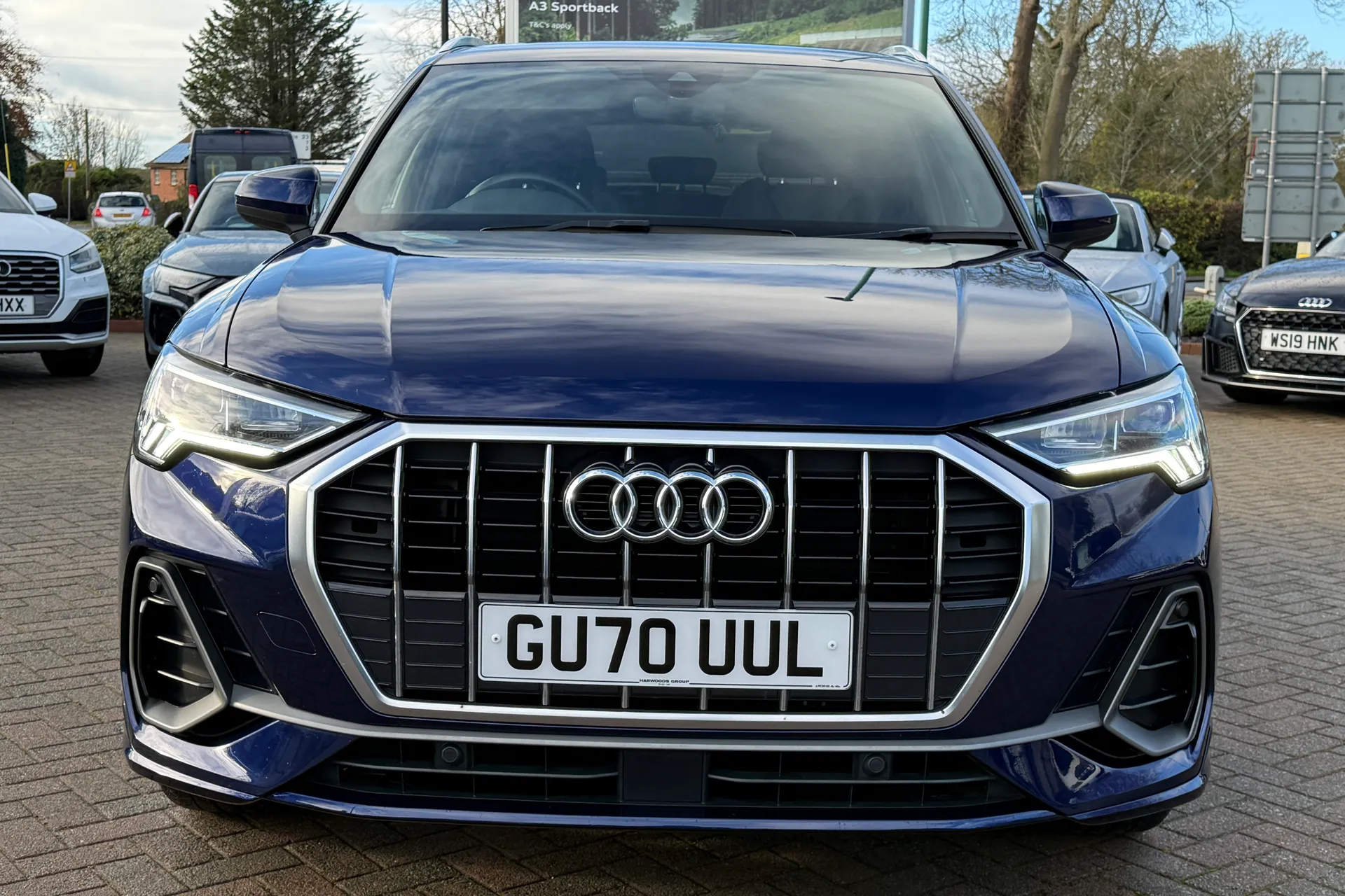 Audi Q3 thumbnail image number 22