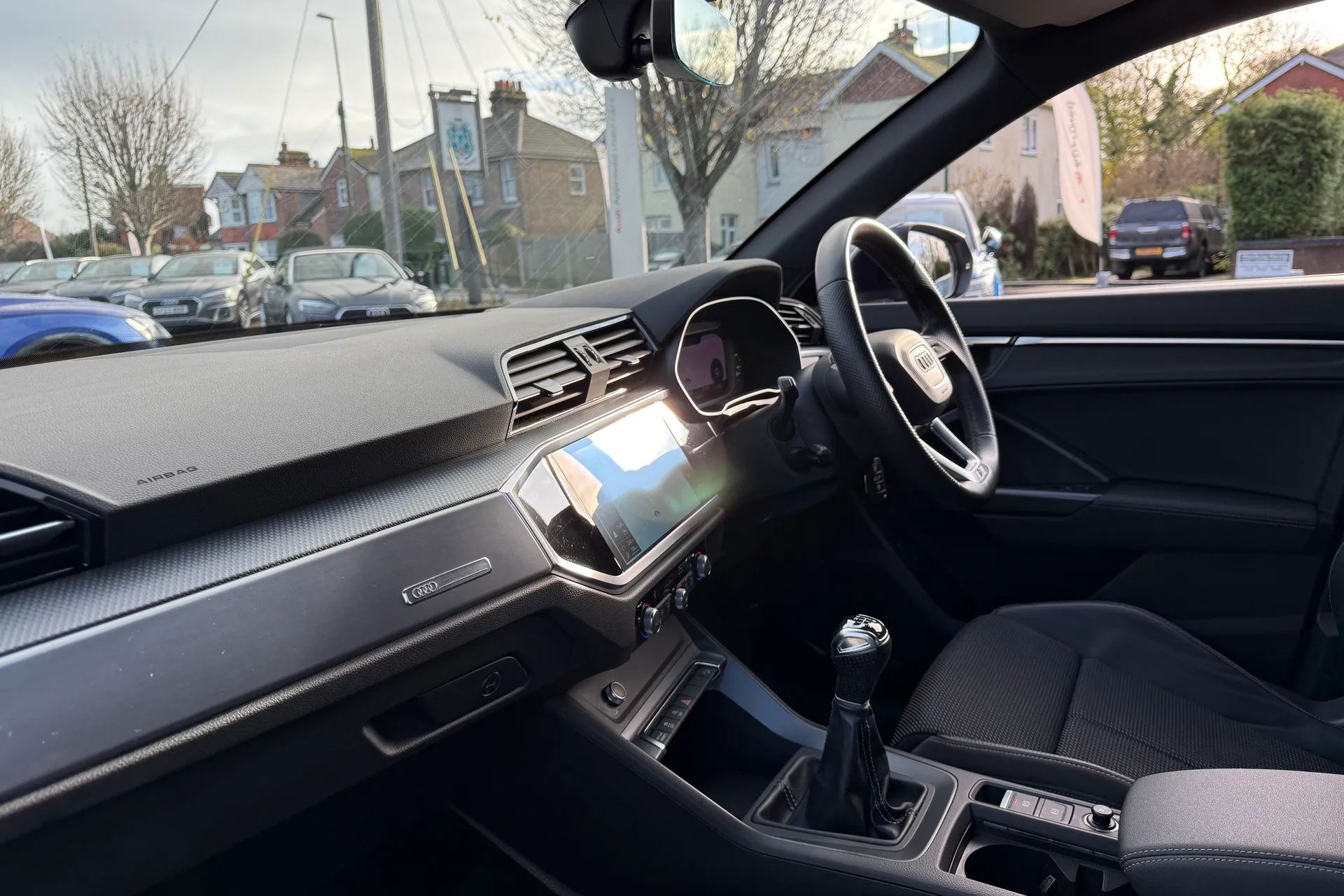 Audi Q3 thumbnail image number 26