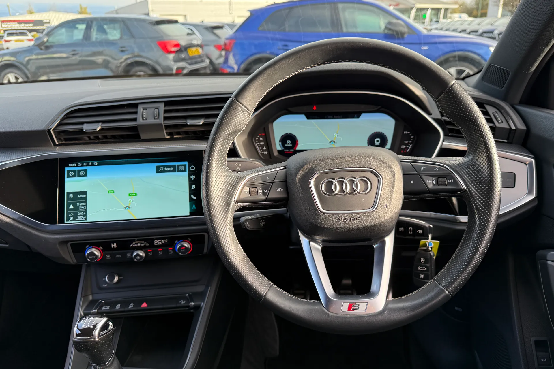 Audi Q3 thumbnail image number 5