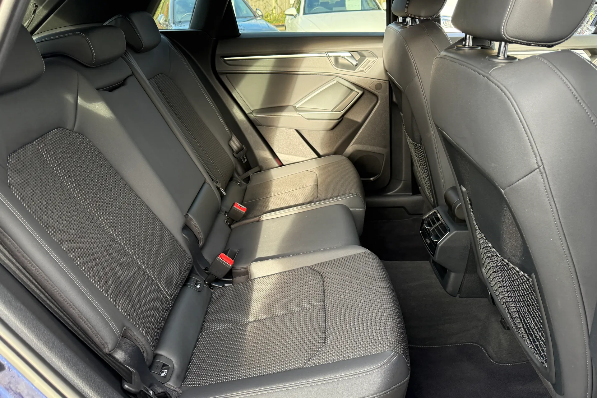 Audi Q3 thumbnail image number 40