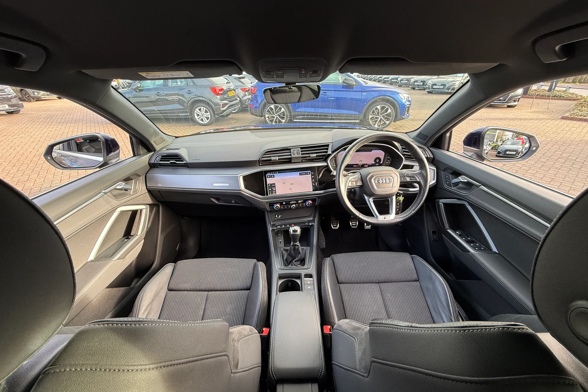 Audi Q3 thumbnail image number 3