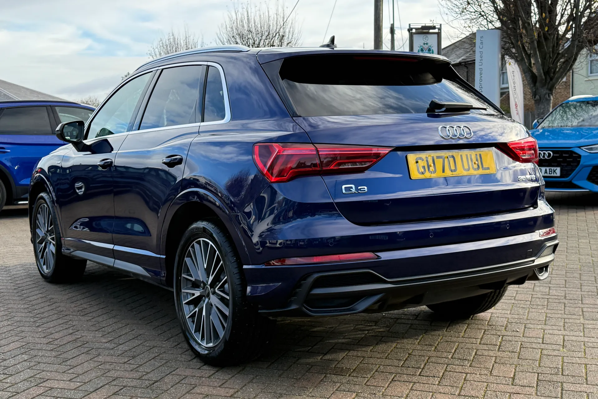 Audi Q3 thumbnail image number 30